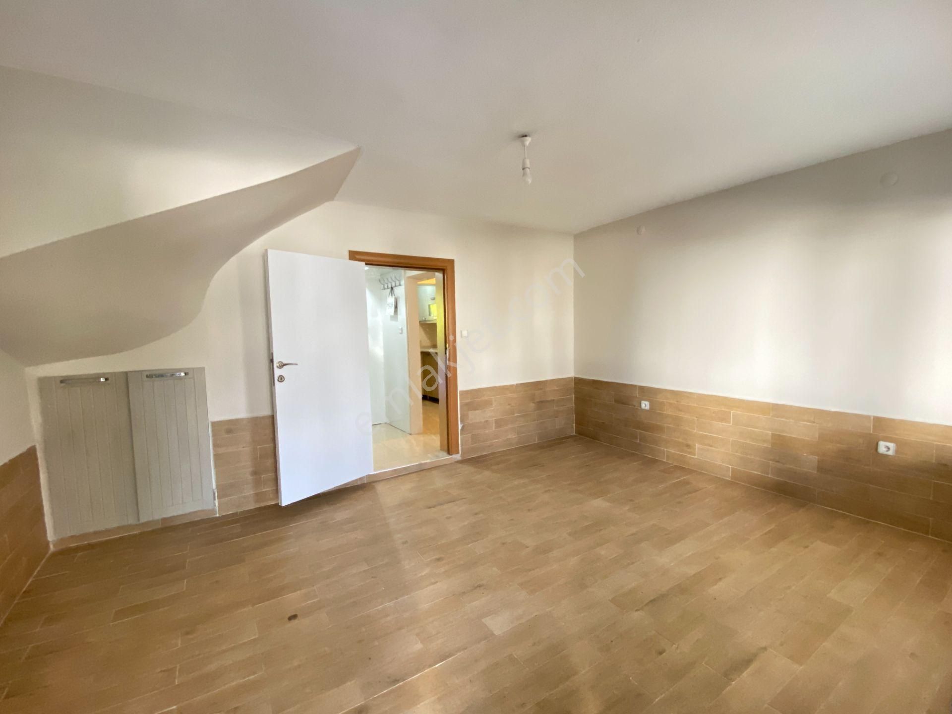 Altınova İskele Mevkiinde Denize Sıfır Sitede Satılık 3+1 Villa - Görsel 6