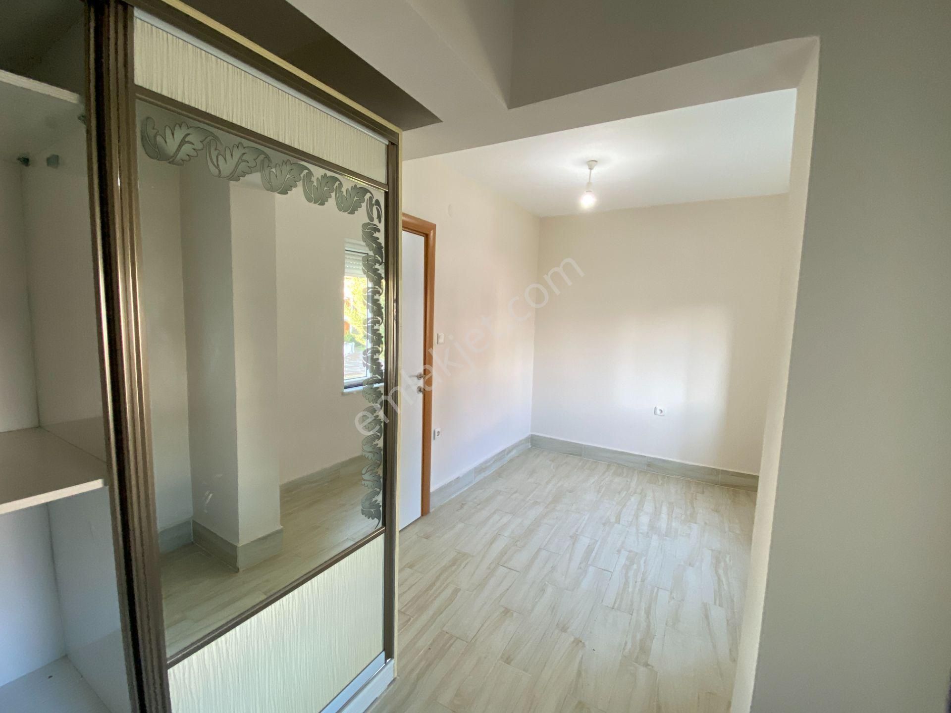 Altınova İskele Mevkiinde Denize Sıfır Sitede Satılık 3+1 Villa - Görsel 20