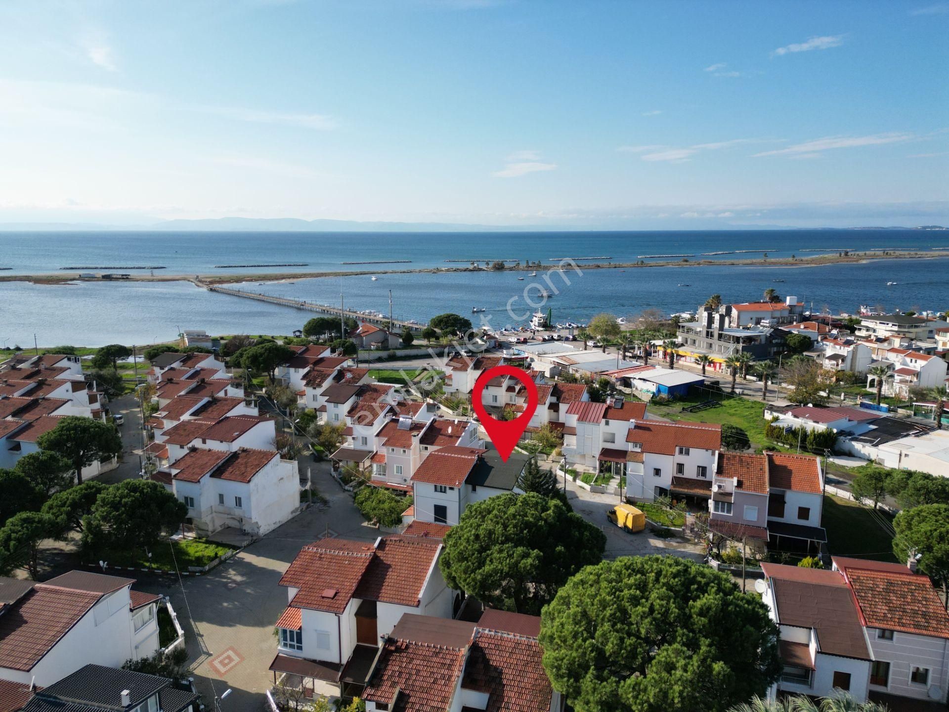 Altınova İskele Mevkiinde Denize Sıfır Sitede Satılık 3+1 Villa - Görsel 32