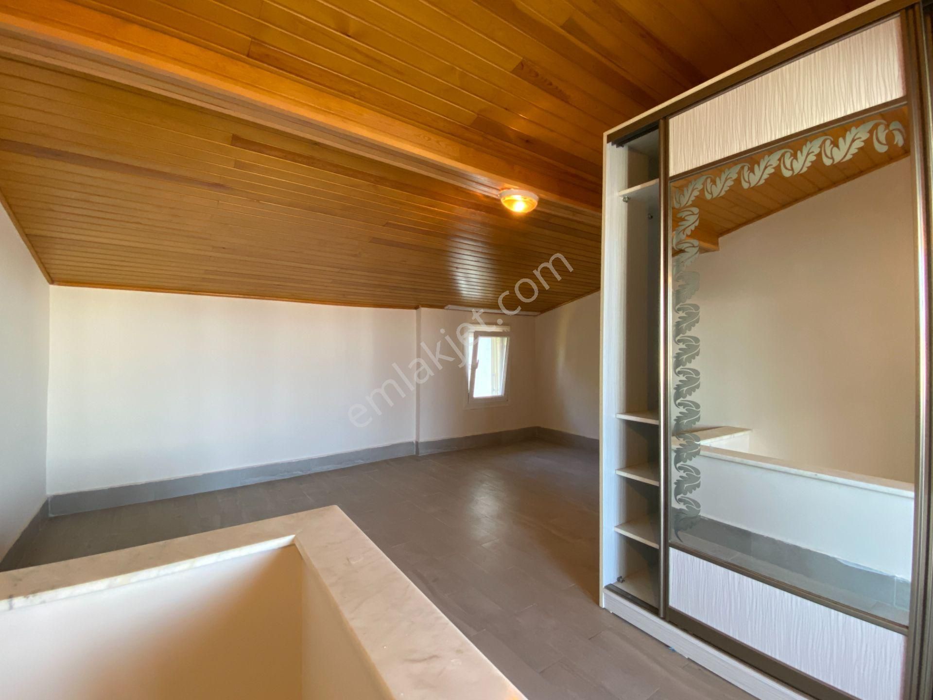 Altınova İskele Mevkiinde Denize Sıfır Sitede Satılık 3+1 Villa - Görsel 16