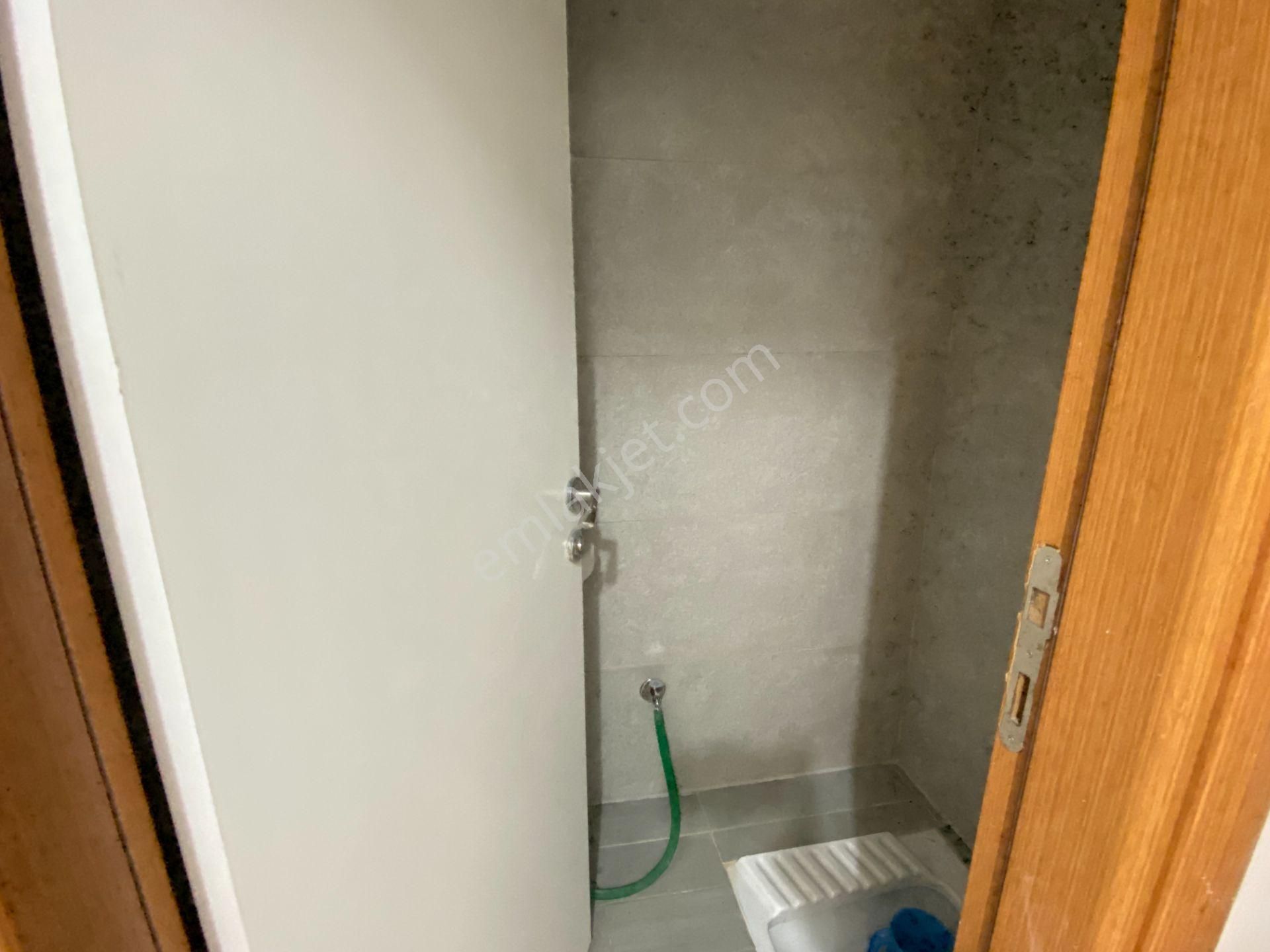 Altınova İskele Mevkiinde Denize Sıfır Sitede Satılık 3+1 Villa - Görsel 24