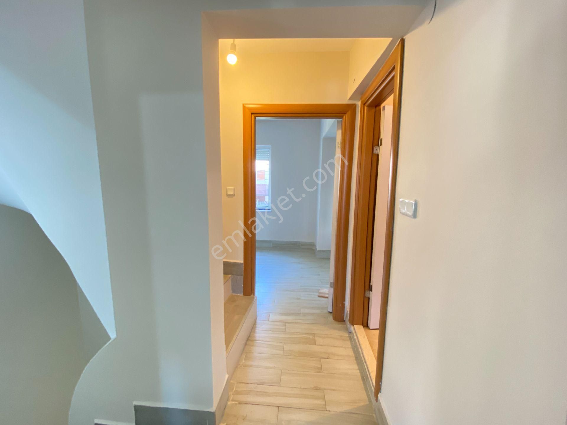 Altınova İskele Mevkiinde Denize Sıfır Sitede Satılık 3+1 Villa - Görsel 26