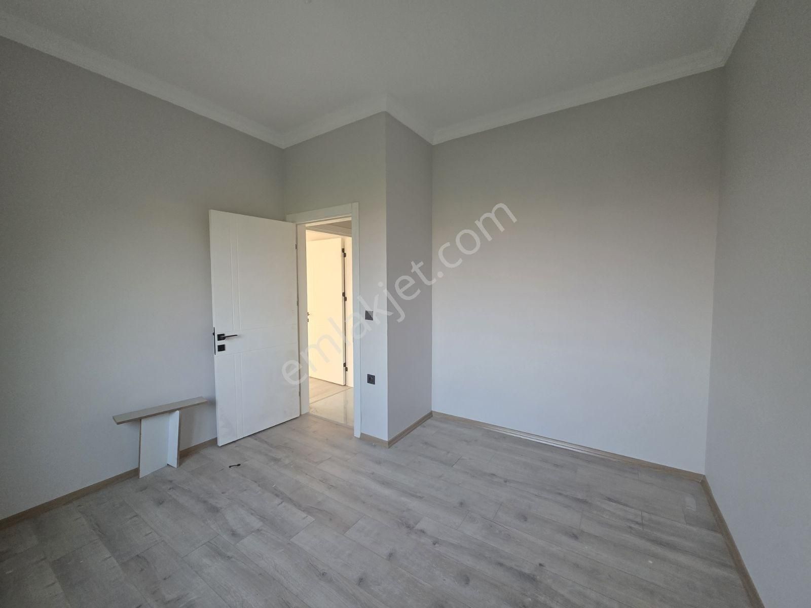 Yetkili Ofis - Havuzlu Sitede Yeni 2+1 Müstakil Villa - Görsel 4
