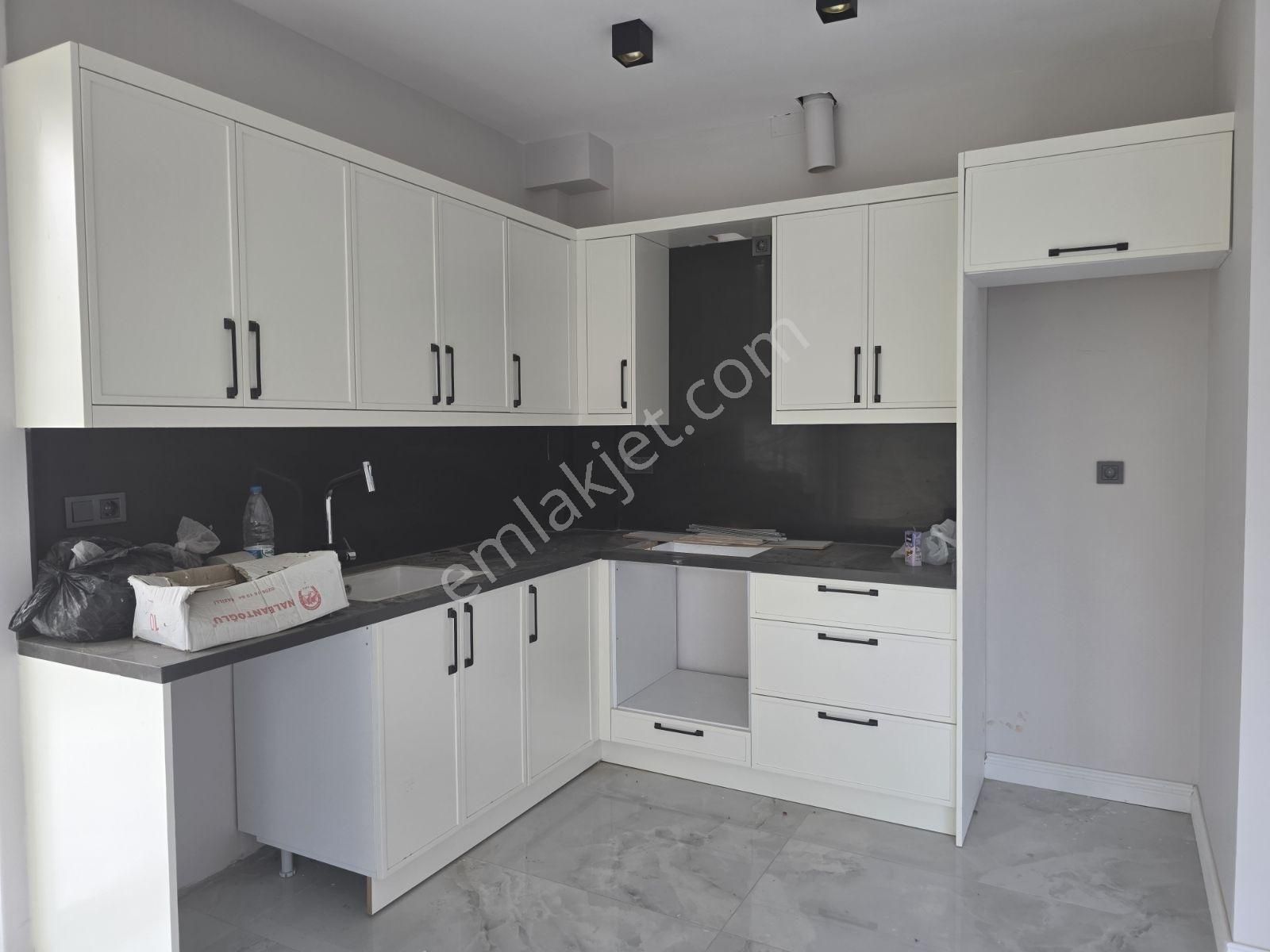 Yetkili Ofis - Havuzlu Sitede Yeni 2+1 Müstakil Villa - Görsel 8