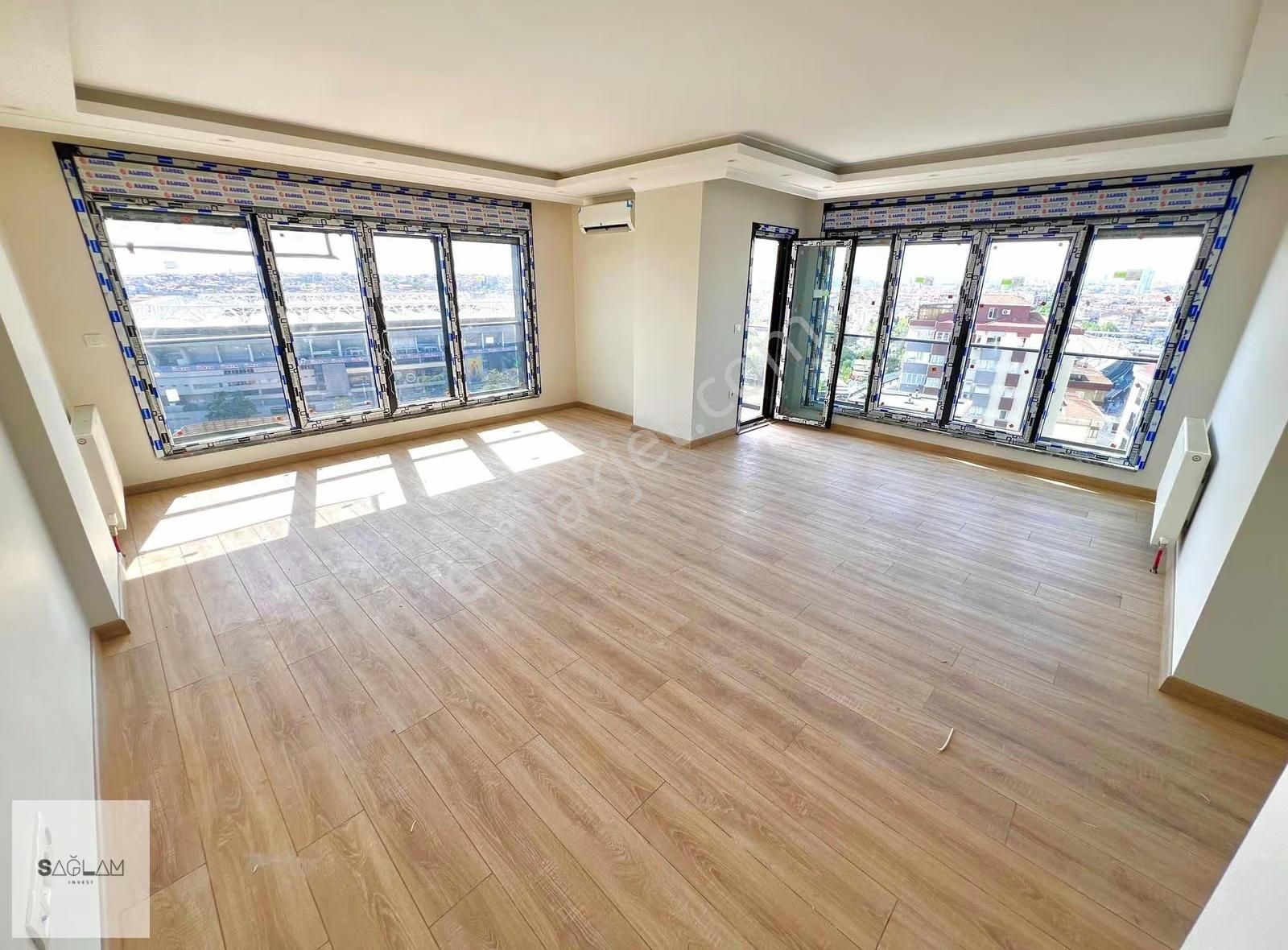 Taşınmaya Hazır-deniz Manzaralı, 34 M² Salon, Balkonlu 3+1 Daire