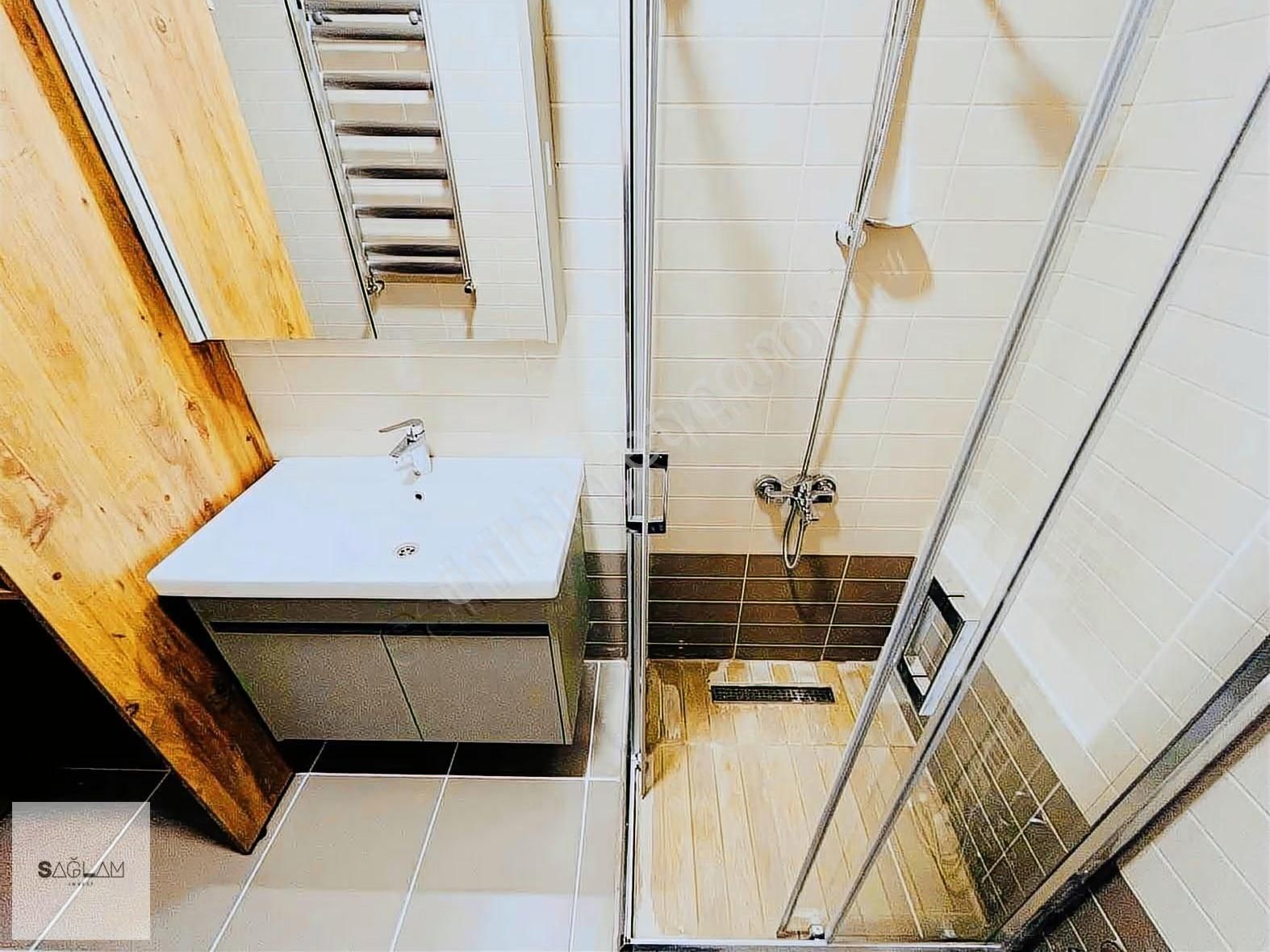 Sağlam'dan Kozyatağın'da Fırsat Şık İçi Yapılı 2+1 Satılık Daire - Görsel 14