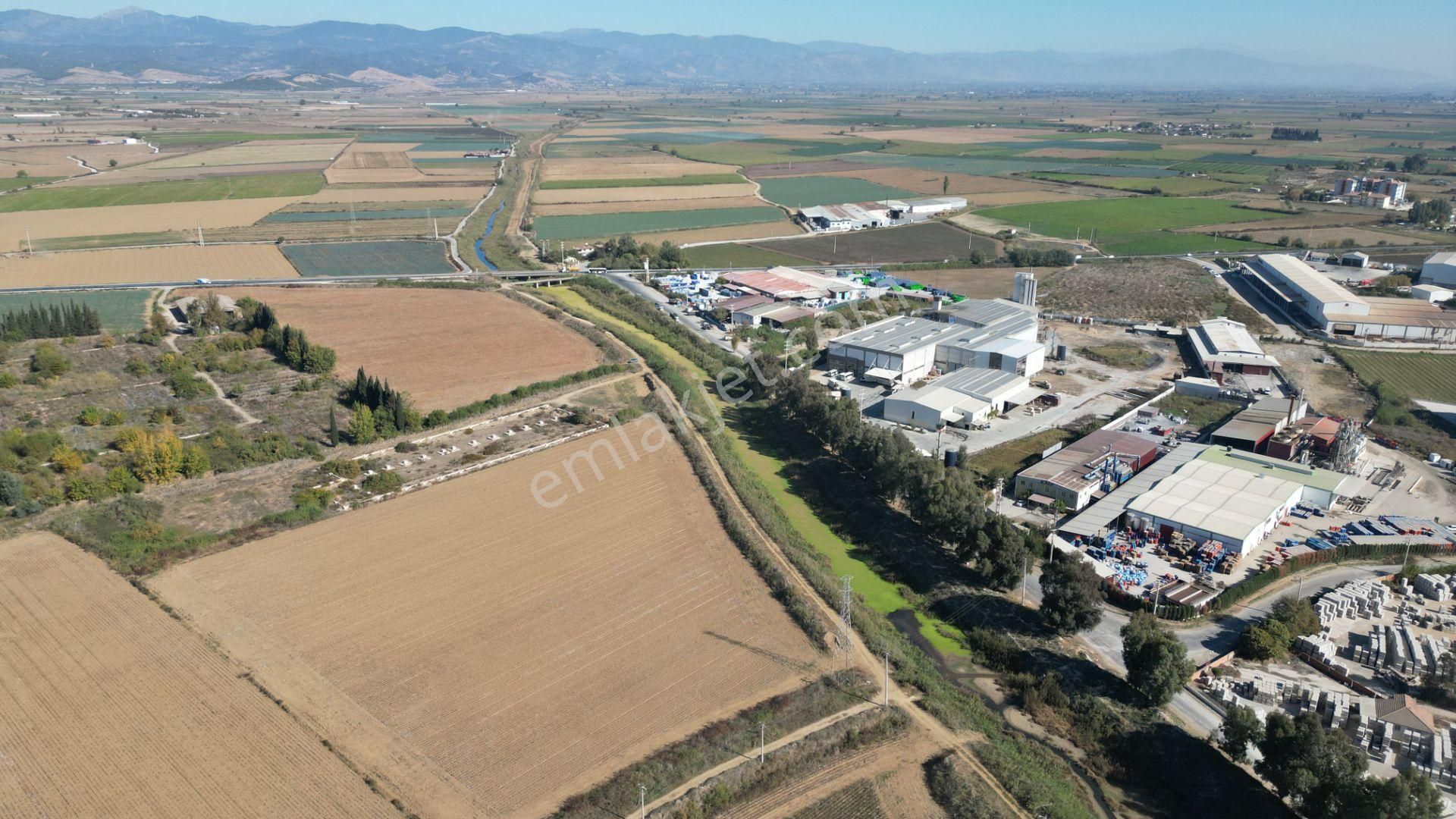 Torbalı Şubaşında Yatırımcıya Uygun Geniş Parsel Sanayi Arsası - Görsel 15