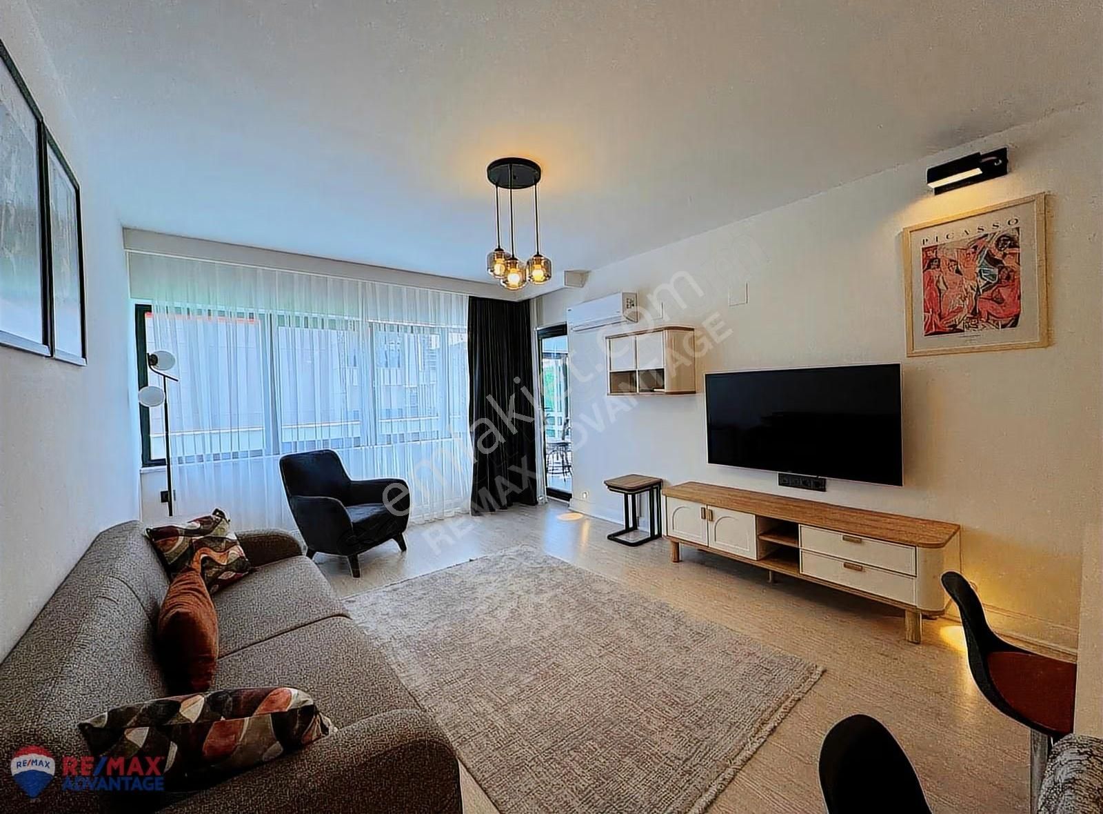 Remax Advantage'dan Teraslı, Lüks Eşyalı 1+1 Satılık Daire - Görsel 4