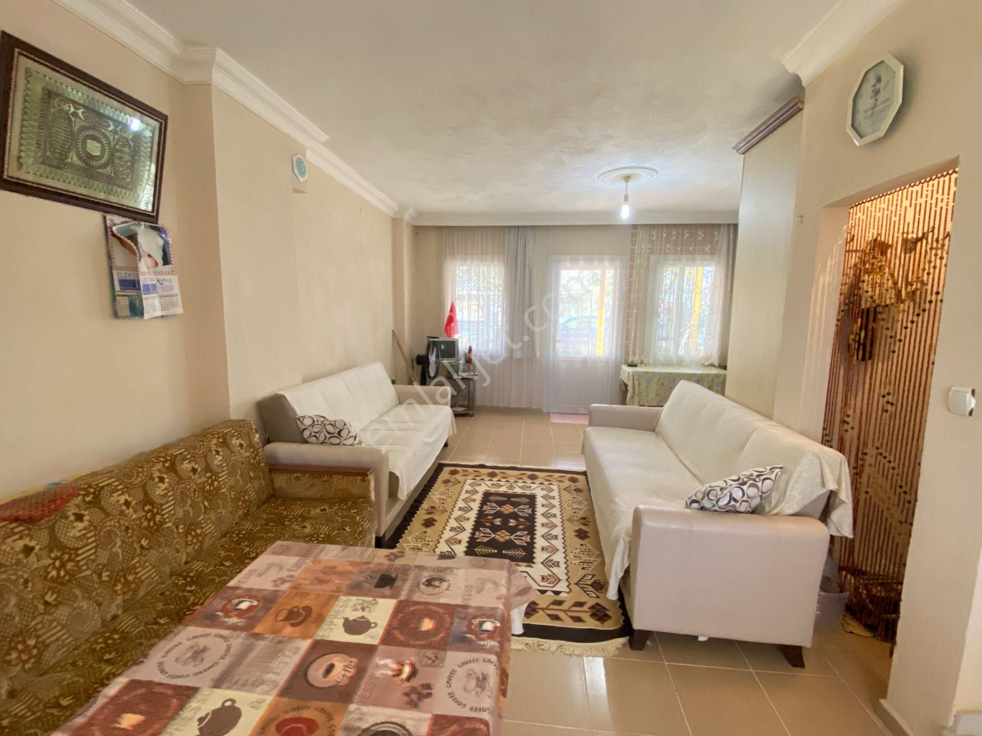 Altınova Sahilde Deniz Manzaralı Satılık 3+1 Köşe Triplex Villa - Görsel 4