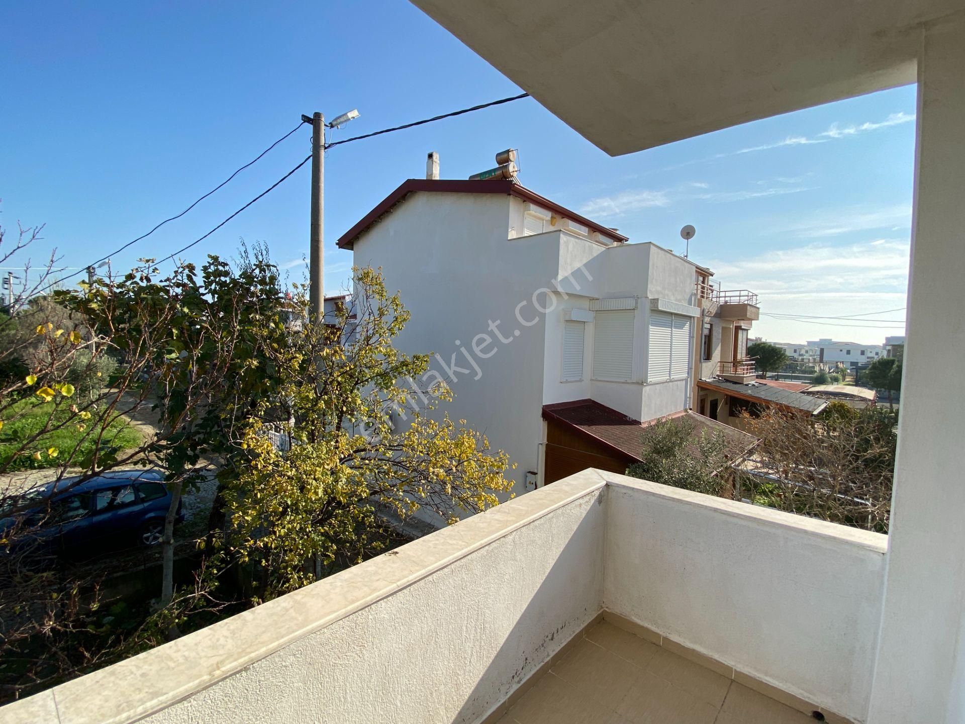 Altınova Sahilde Deniz Manzaralı Satılık 3+1 Köşe Triplex Villa - Görsel 25