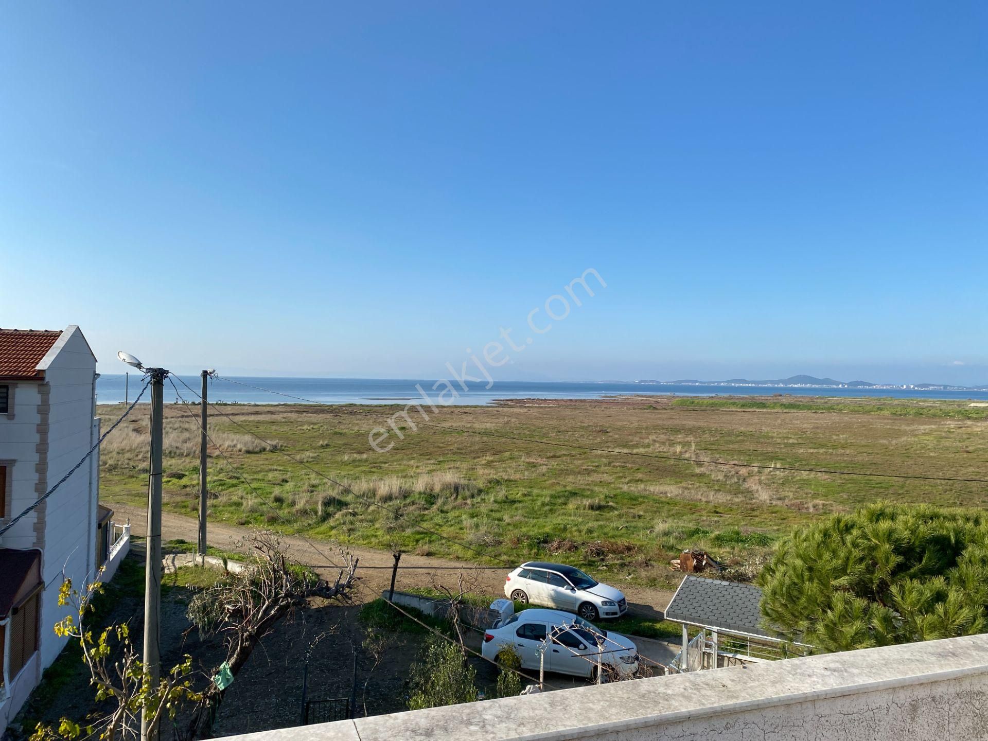 Altınova Sahilde Deniz Manzaralı Satılık 3+1 Köşe Triplex Villa - Görsel 14