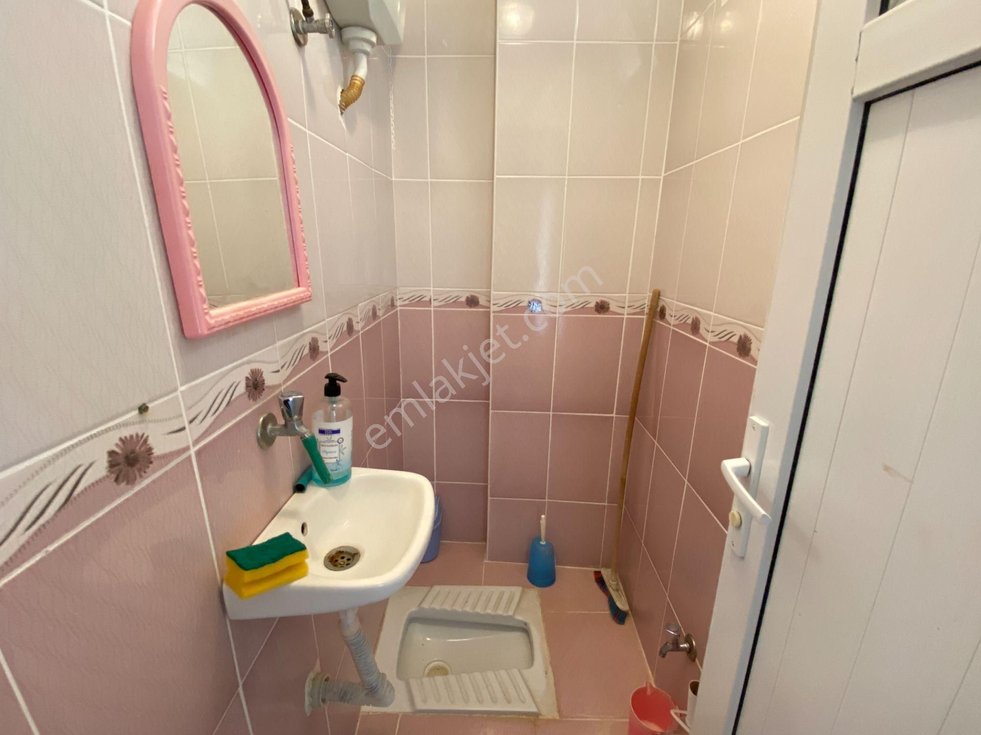 Altınova Sahilde Deniz Manzaralı Satılık 3+1 Köşe Triplex Villa - Görsel 8