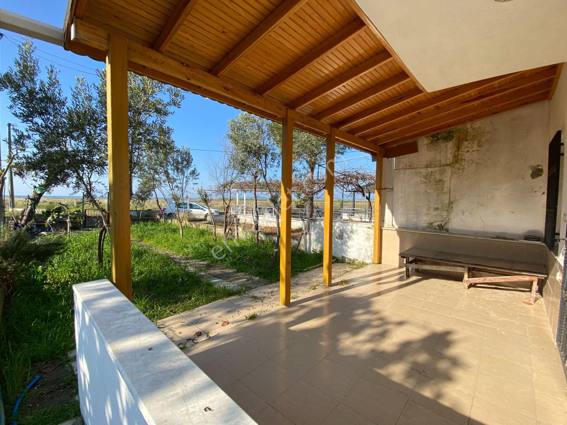 Altınova Sahilde Deniz Manzaralı Satılık 3+1 Köşe Triplex Villa - Görsel 10