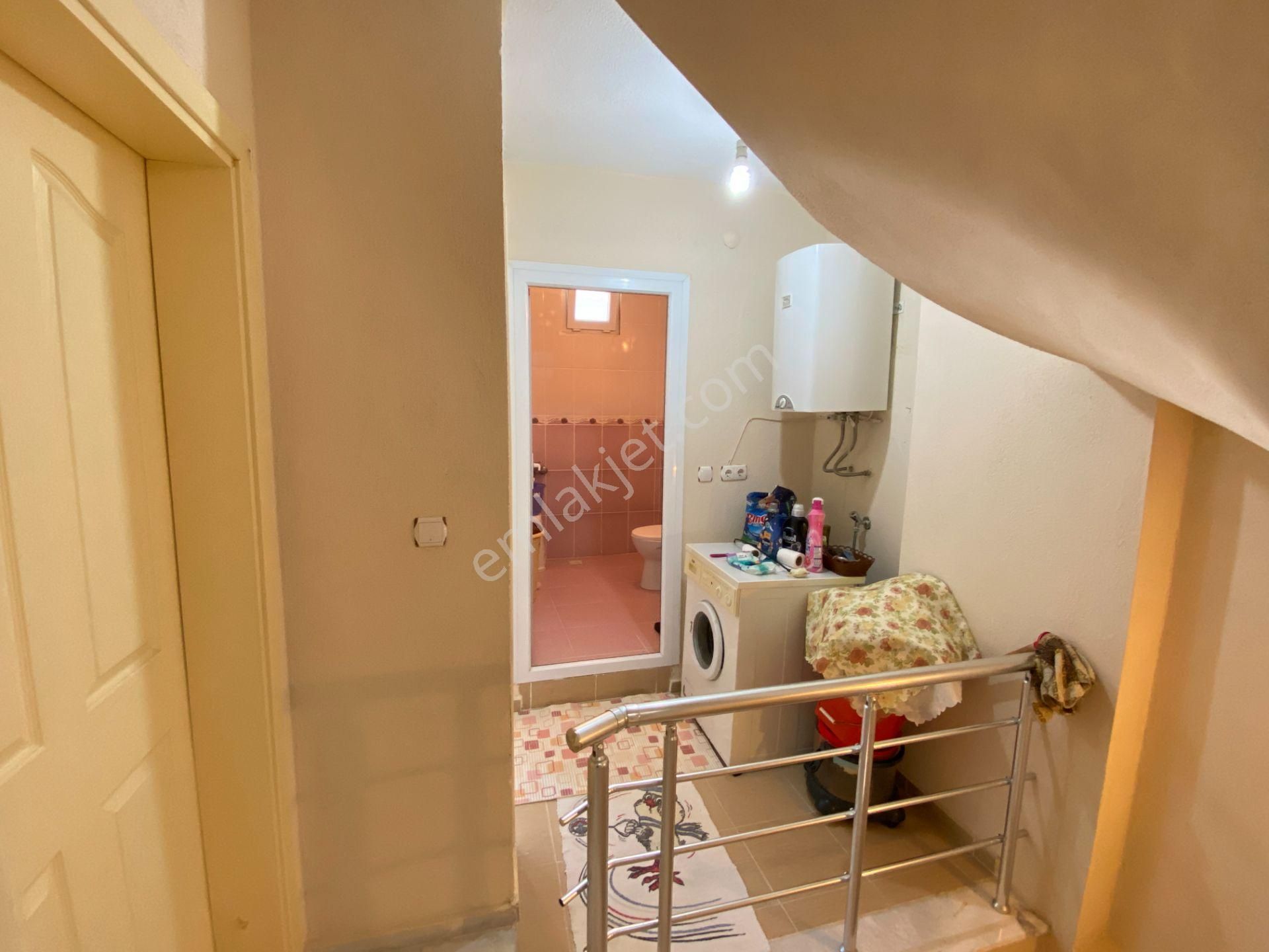 Altınova Sahilde Deniz Manzaralı Satılık 3+1 Köşe Triplex Villa - Görsel 29