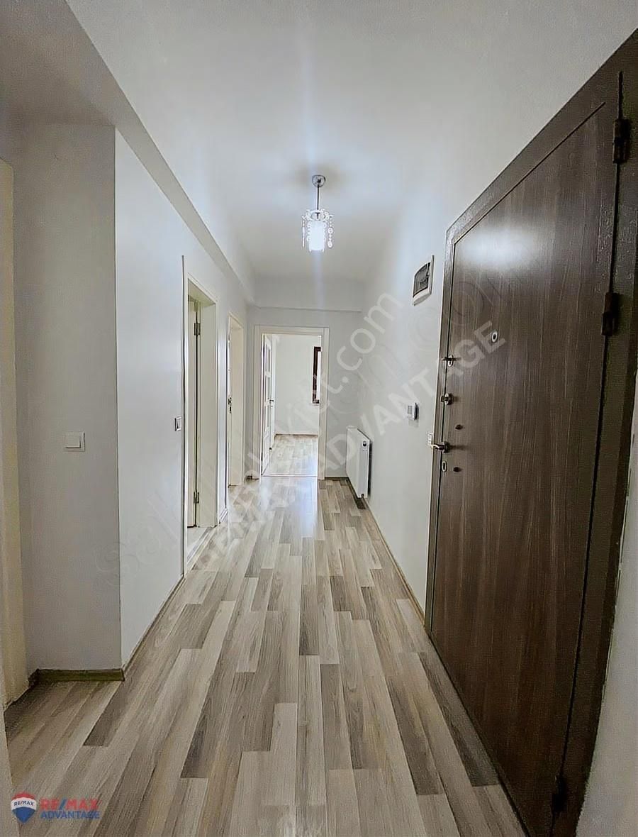 Remax Advantage'dan Balat'ta Çift Balkonlu 2+1 Kiralık Daire - Görsel 2