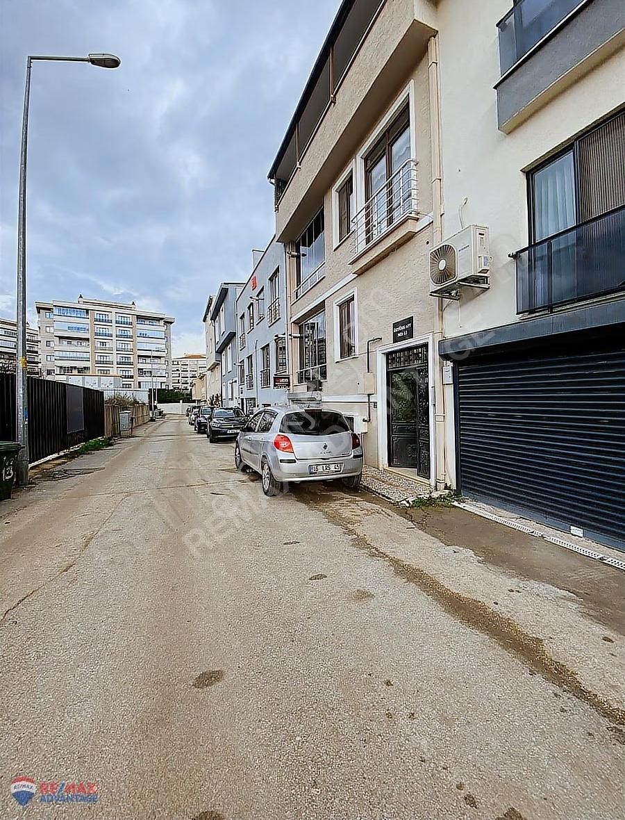 Remax Advantage'dan Balat'ta Çift Balkonlu 2+1 Kiralık Daire - Görsel 31