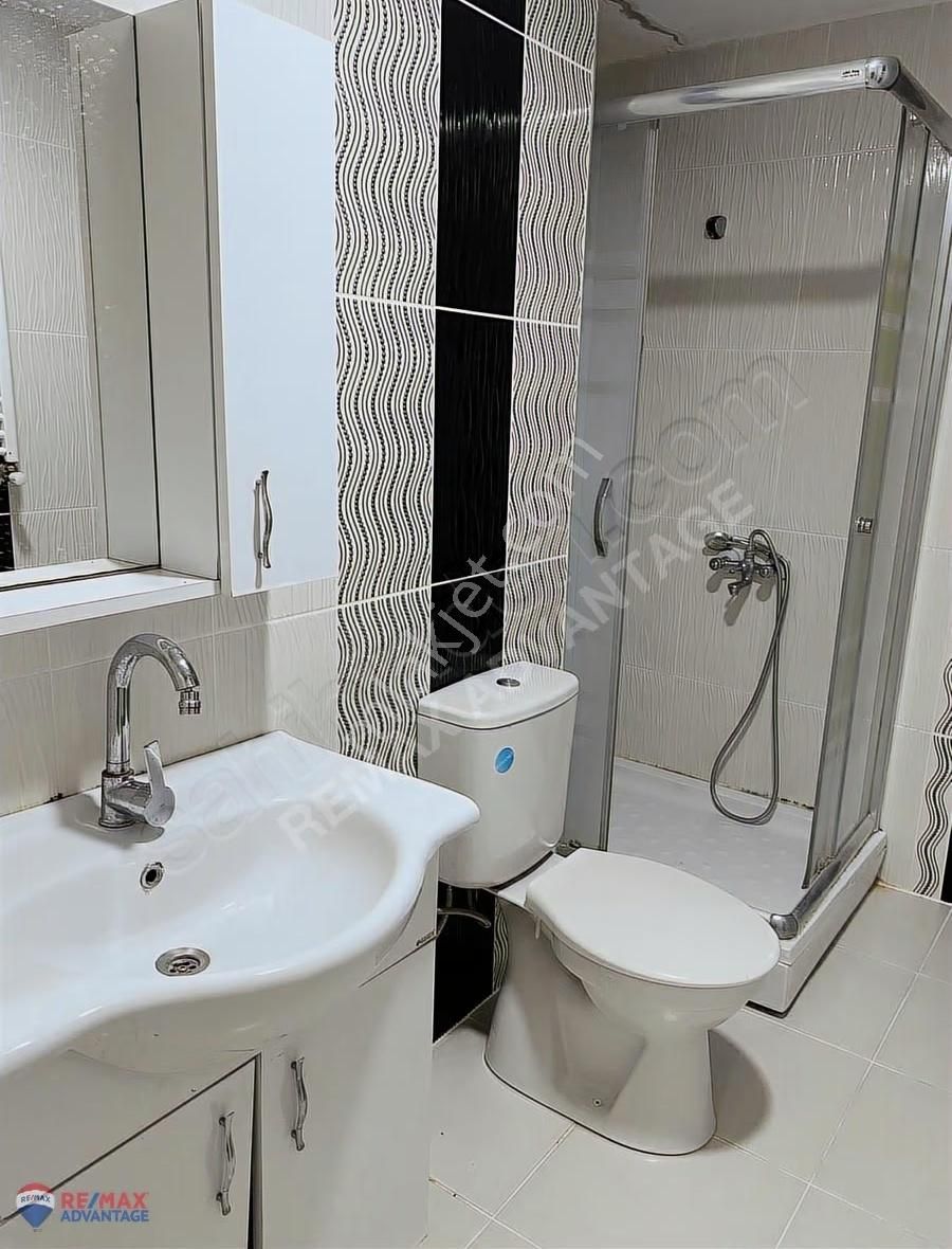Remax Advantage'dan Balat'ta Çift Balkonlu 2+1 Kiralık Daire - Görsel 20