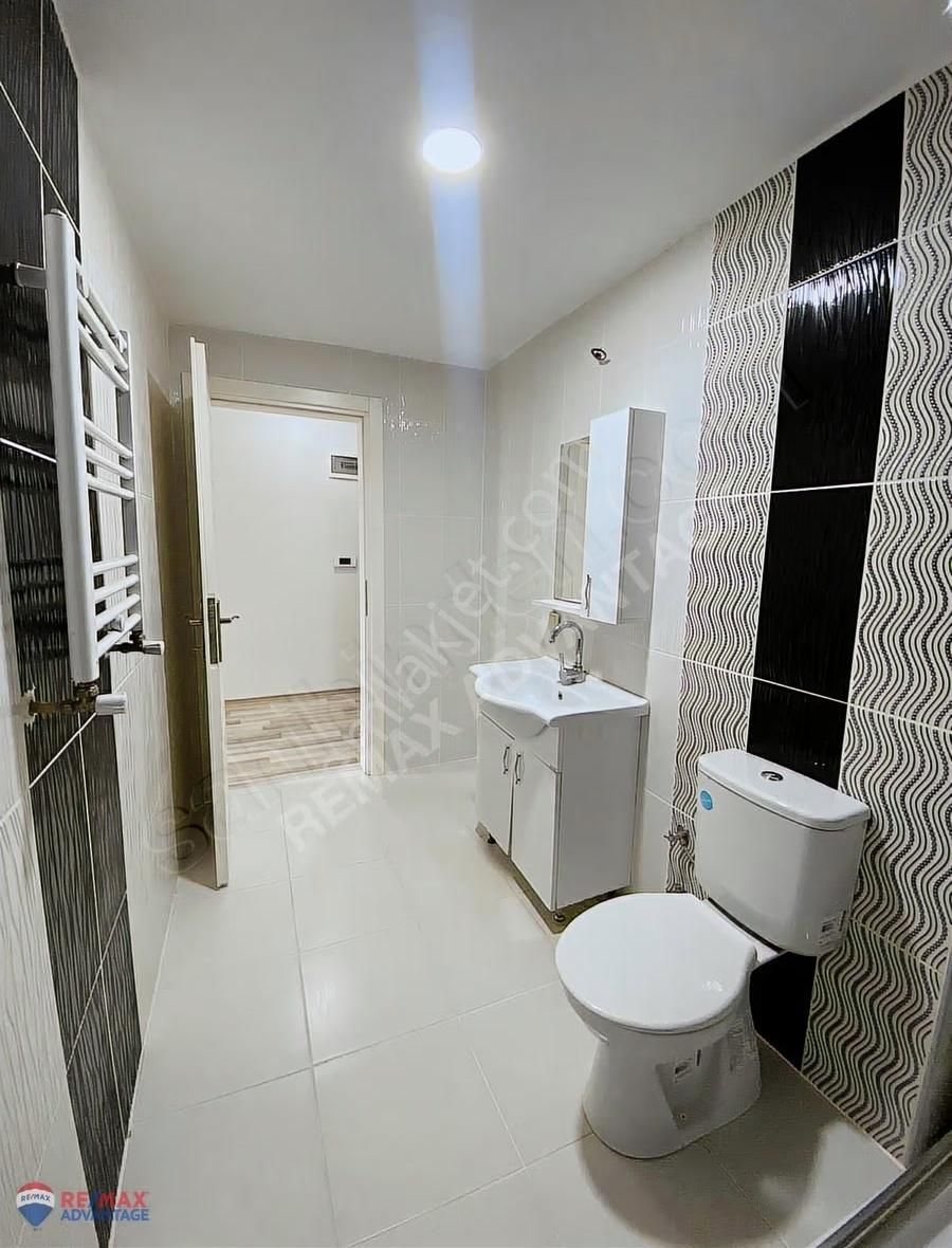 Remax Advantage'dan Balat'ta Çift Balkonlu 2+1 Kiralık Daire - Görsel 6