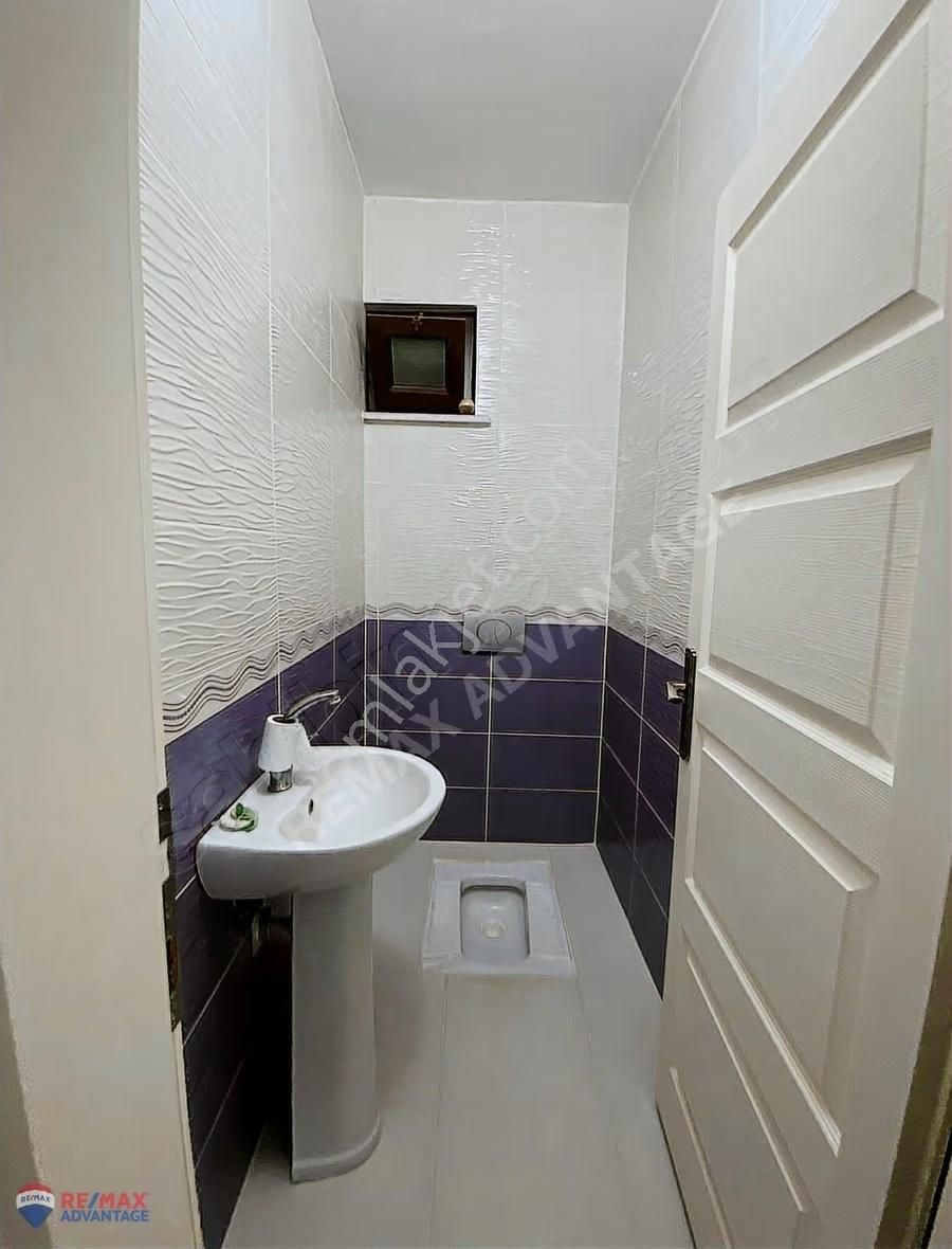 Remax Advantage'dan Balat'ta Çift Balkonlu 2+1 Kiralık Daire - Görsel 14