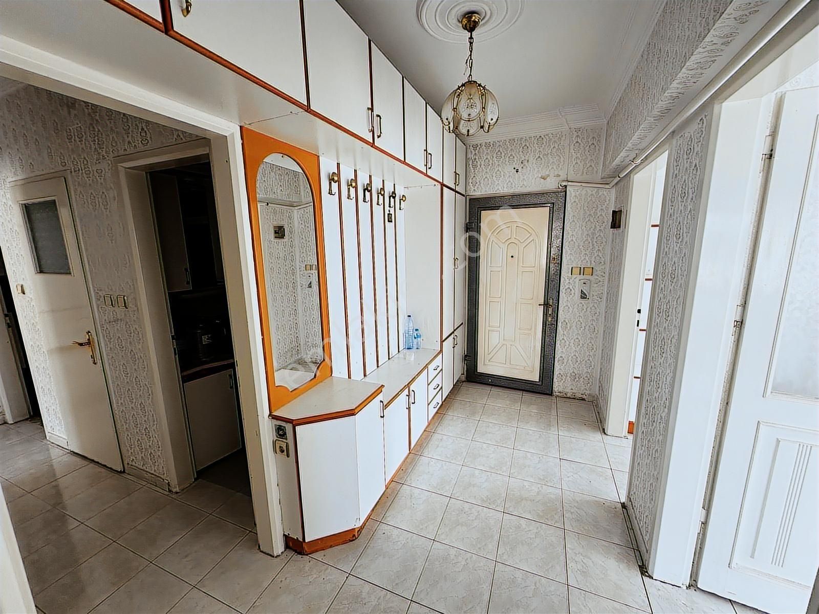 Yeditepe Mahallesinde Geniş Oturum Satılık 3+1 Daire - Görsel 5