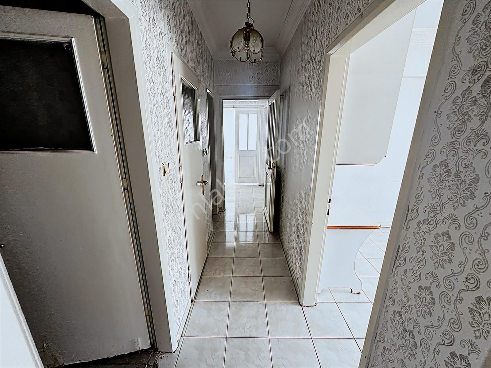 Yeditepe Mahallesinde Geniş Oturum Satılık 3+1 Daire - Görsel 15