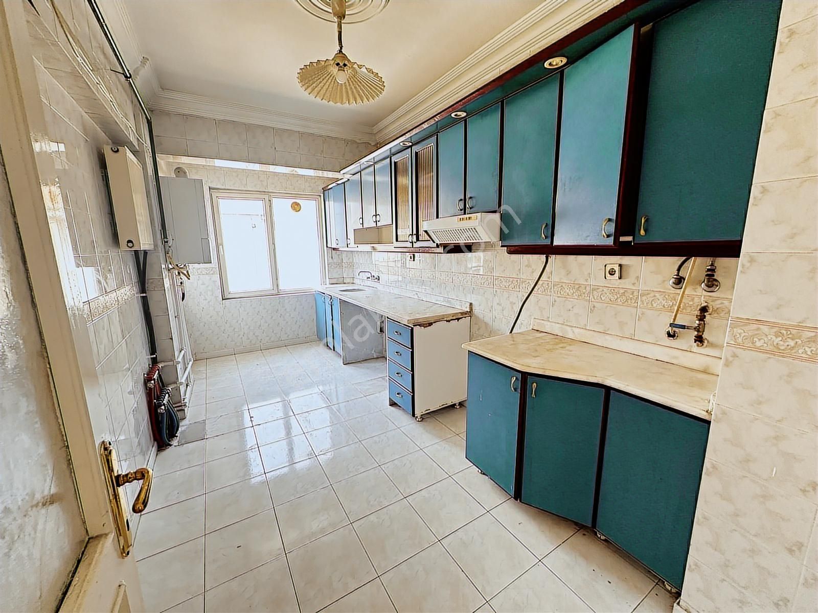 Yeditepe Mahallesinde Geniş Oturum Satılık 3+1 Daire - Görsel 22