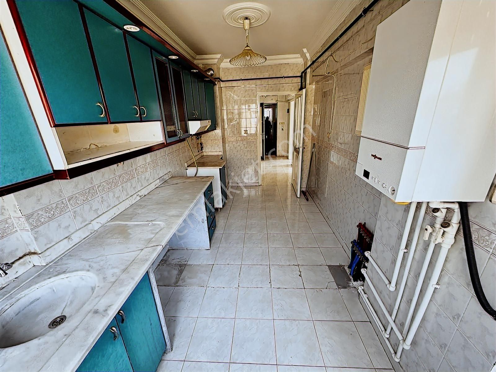 Yeditepe Mahallesinde Geniş Oturum Satılık 3+1 Daire - Görsel 12