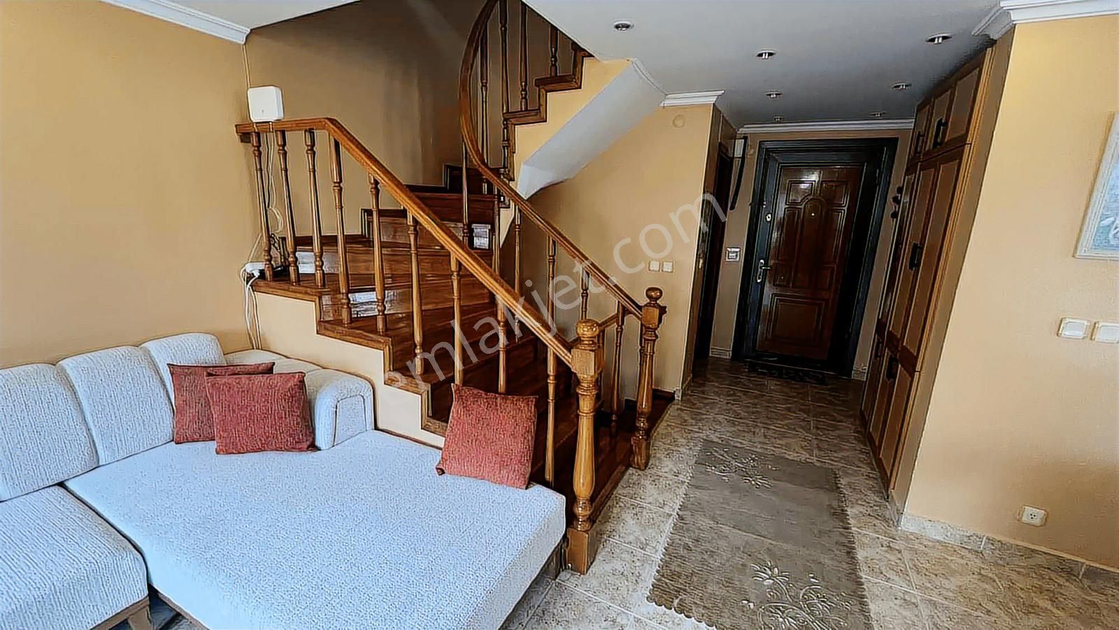 Büyükçekmece Güzelkent Hukukçular Sitesinde Satılık 5+2 Villa - Görsel 11