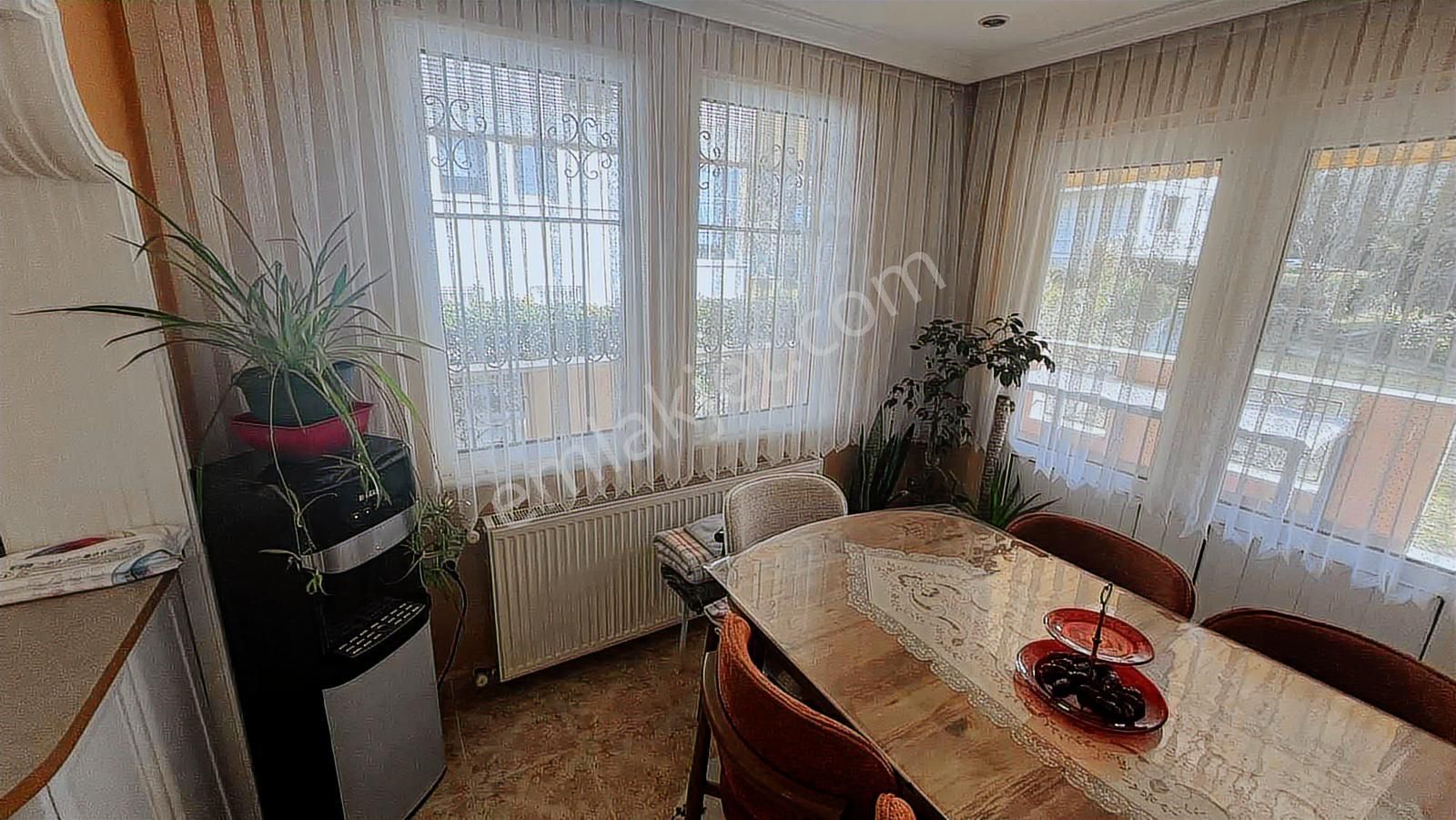 Büyükçekmece Güzelkent Hukukçular Sitesinde Satılık 5+2 Villa - Görsel 13