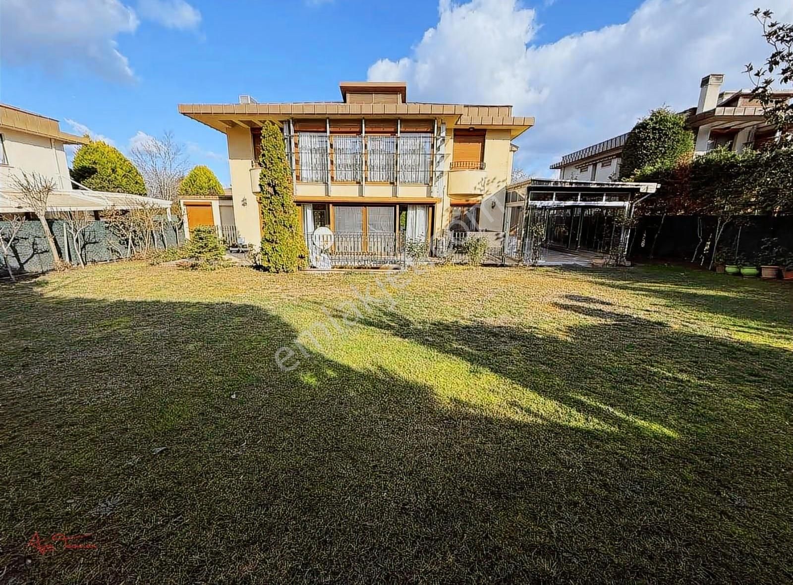 Tepeören Erguvan Villaları 6+2 Müstakil Çok Büyük Bahçeli Villa