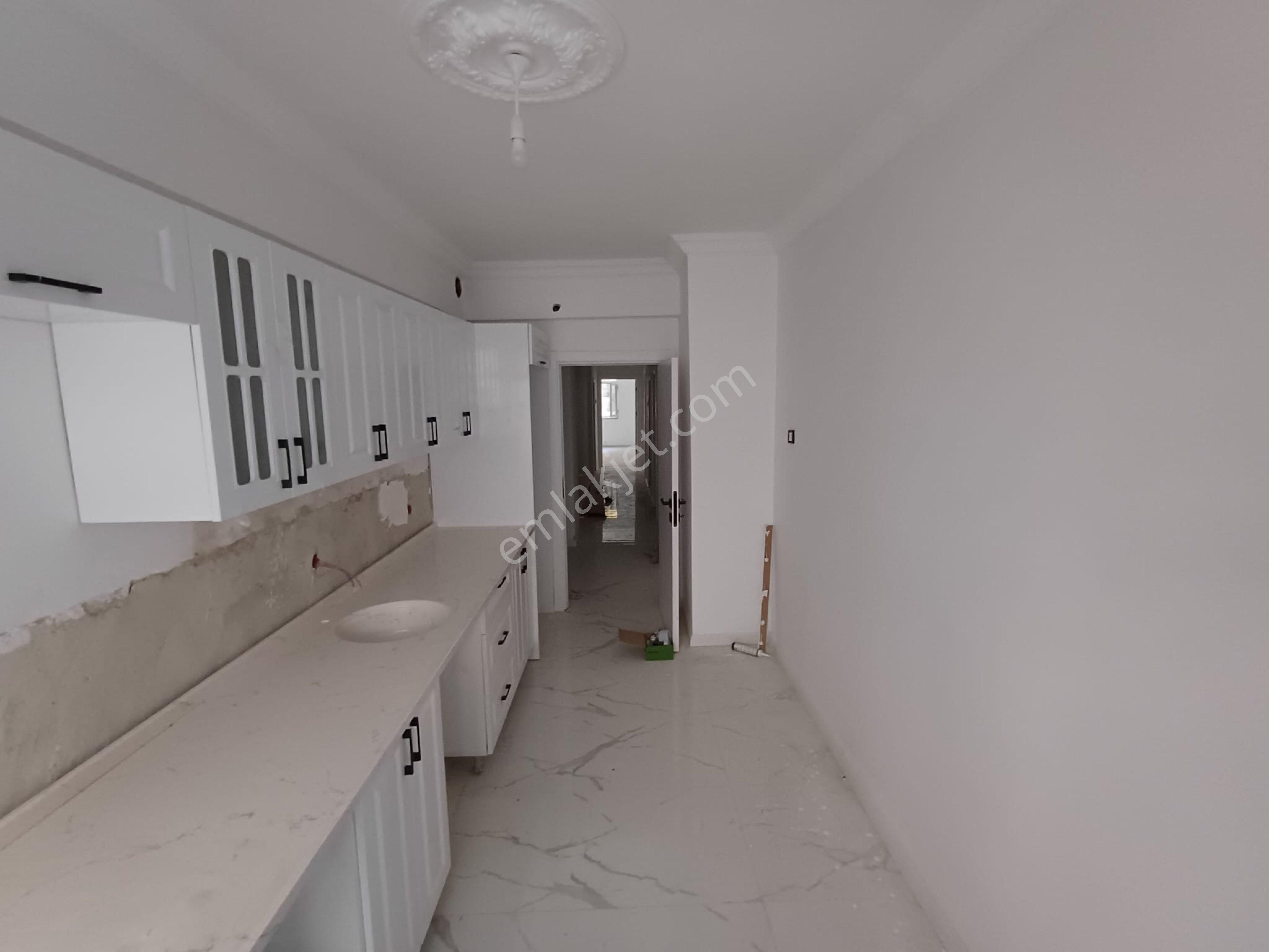 Rasathane Mahallesinde İci Full Yapılı Satılık Daire