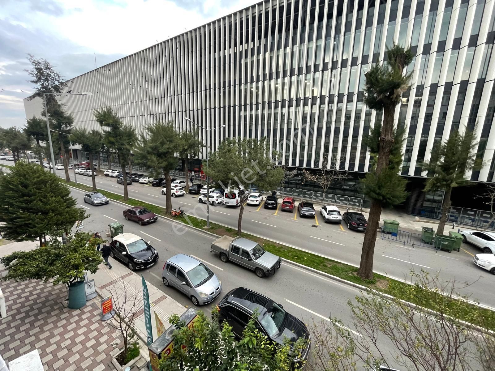 Turyap Göztepe Stadın Karşısında Kiralık 2+1 Daire - Görsel 2