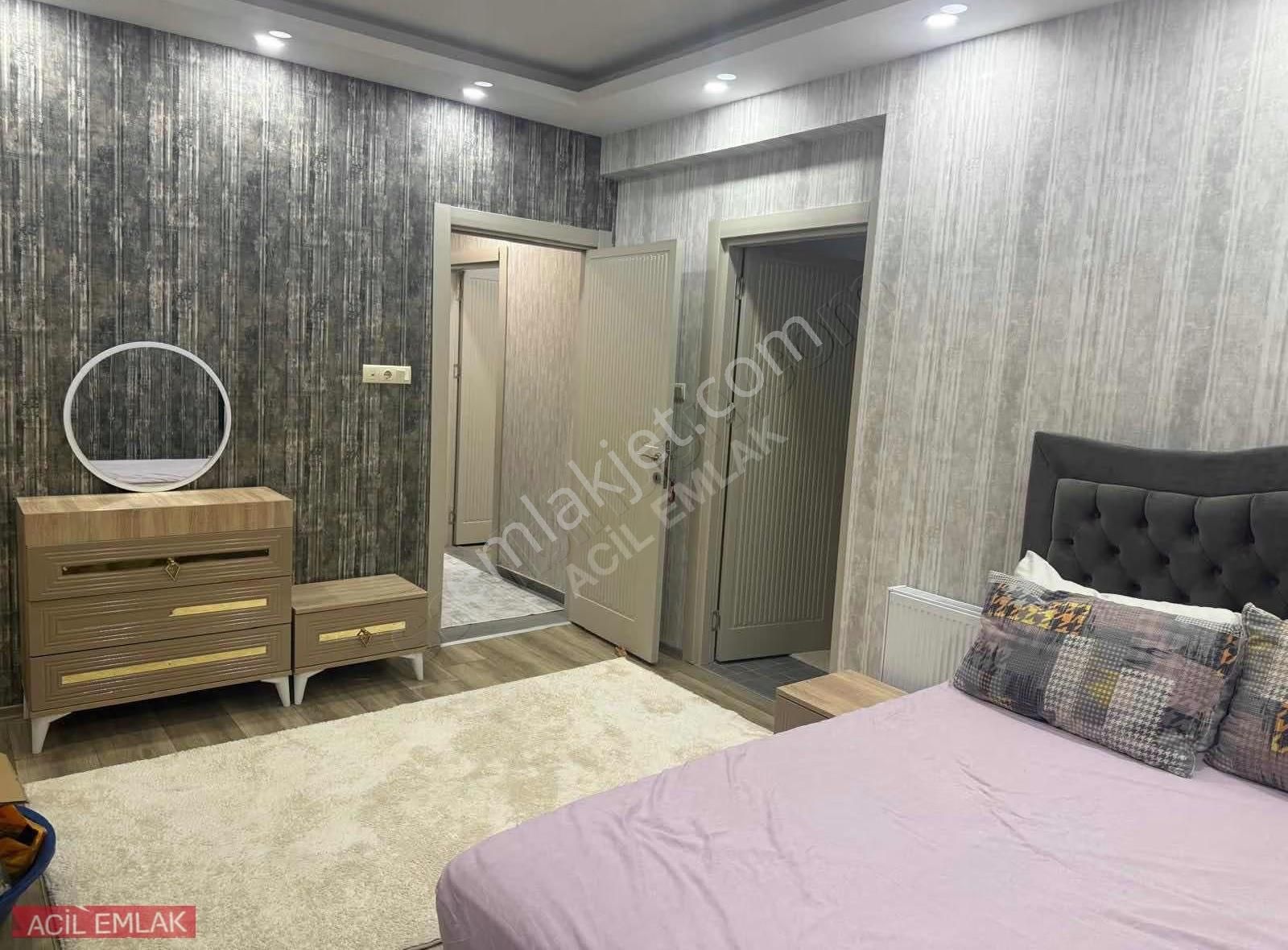 Acil Emlak'tan 3+1 Eşyalı Kiralık Daire 50 Metre Yola Yakın