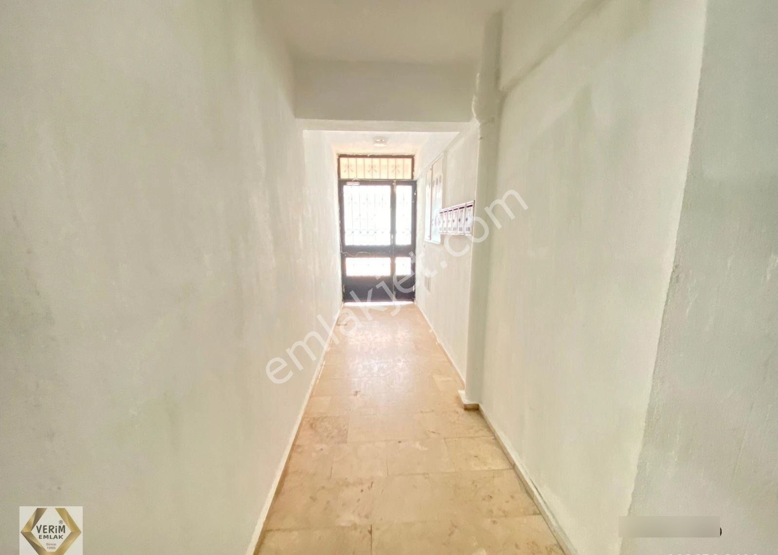 Ürkmez Merkez'de Plaja 200m Masrafsız 2+1 Satılık Daire - Görsel 11