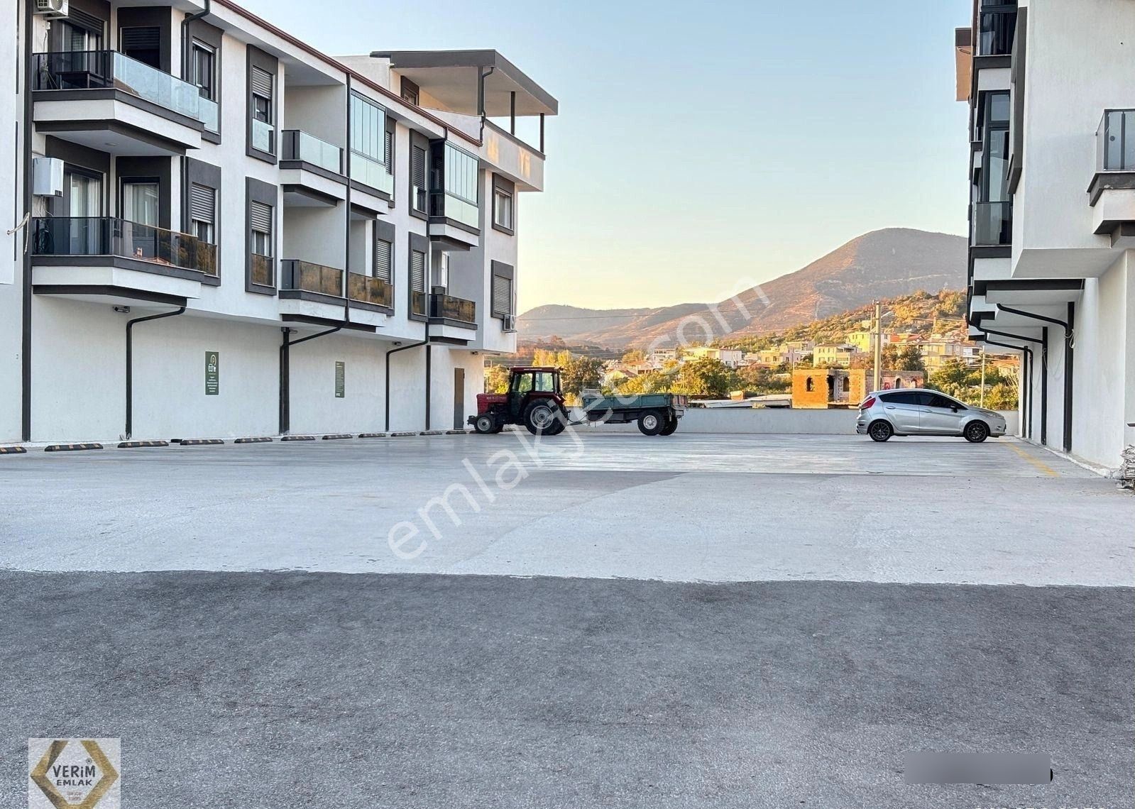 Ürkmez Merkez De Çarşı Merkeze 200m Plaja 500m 3+1 Satılık Sıfır Daire