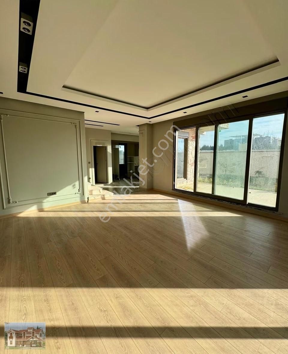 Beylikdüzü Gürpınar Dereağzı Mahallesi Süper Lüks Takaslı Villa - Görsel 33