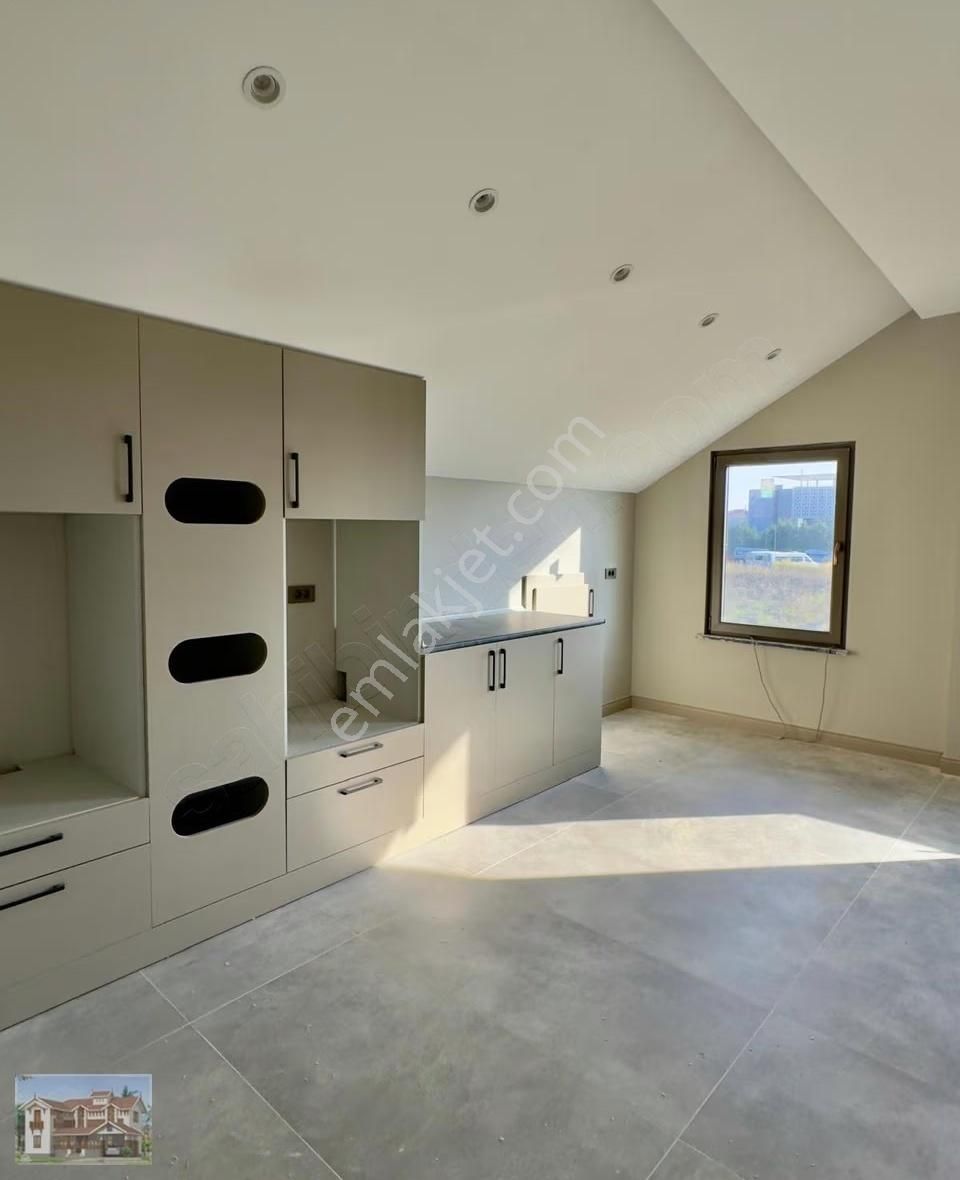 Beylikdüzü Gürpınar Dereağzı Mahallesi Süper Lüks Takaslı Villa - Görsel 32