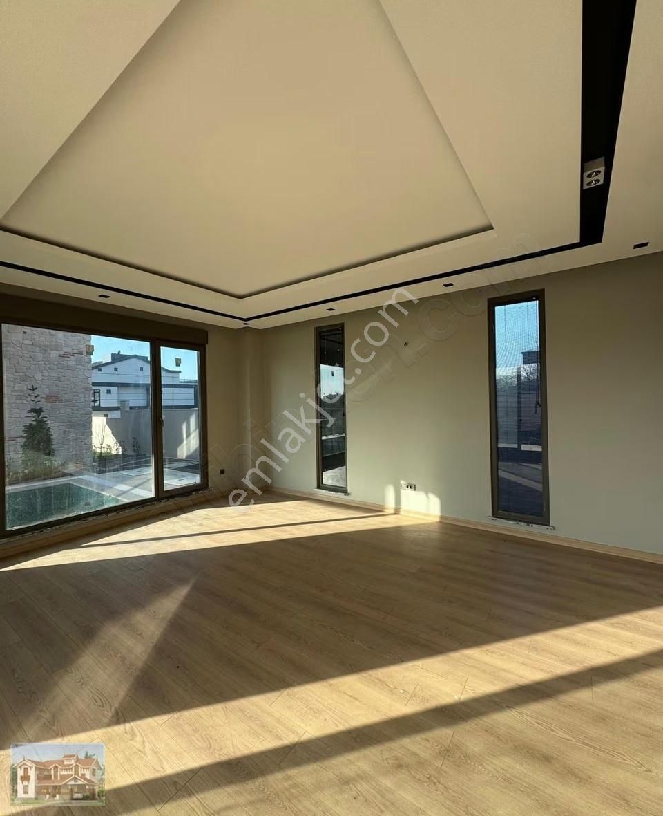 Beylikdüzü Gürpınar Dereağzı Mahallesi Süper Lüks Takaslı Villa - Görsel 15