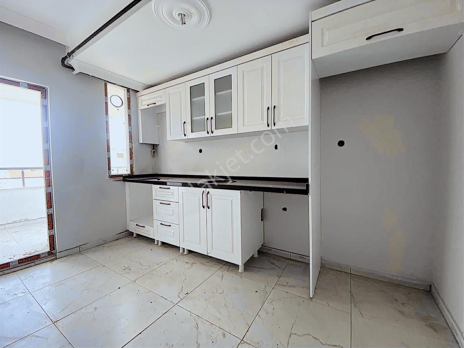 Avcılar Tahtakale Mahhallesi Muhteşem Konumlu Satılık 3+1 Daire - Görsel 3