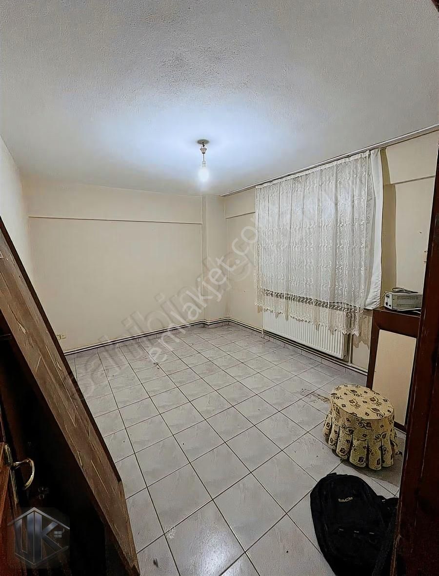 Kiralık | Uğur Gayrimenkulden 1+1 Yüksek Giriş Ferah Geniş Daire