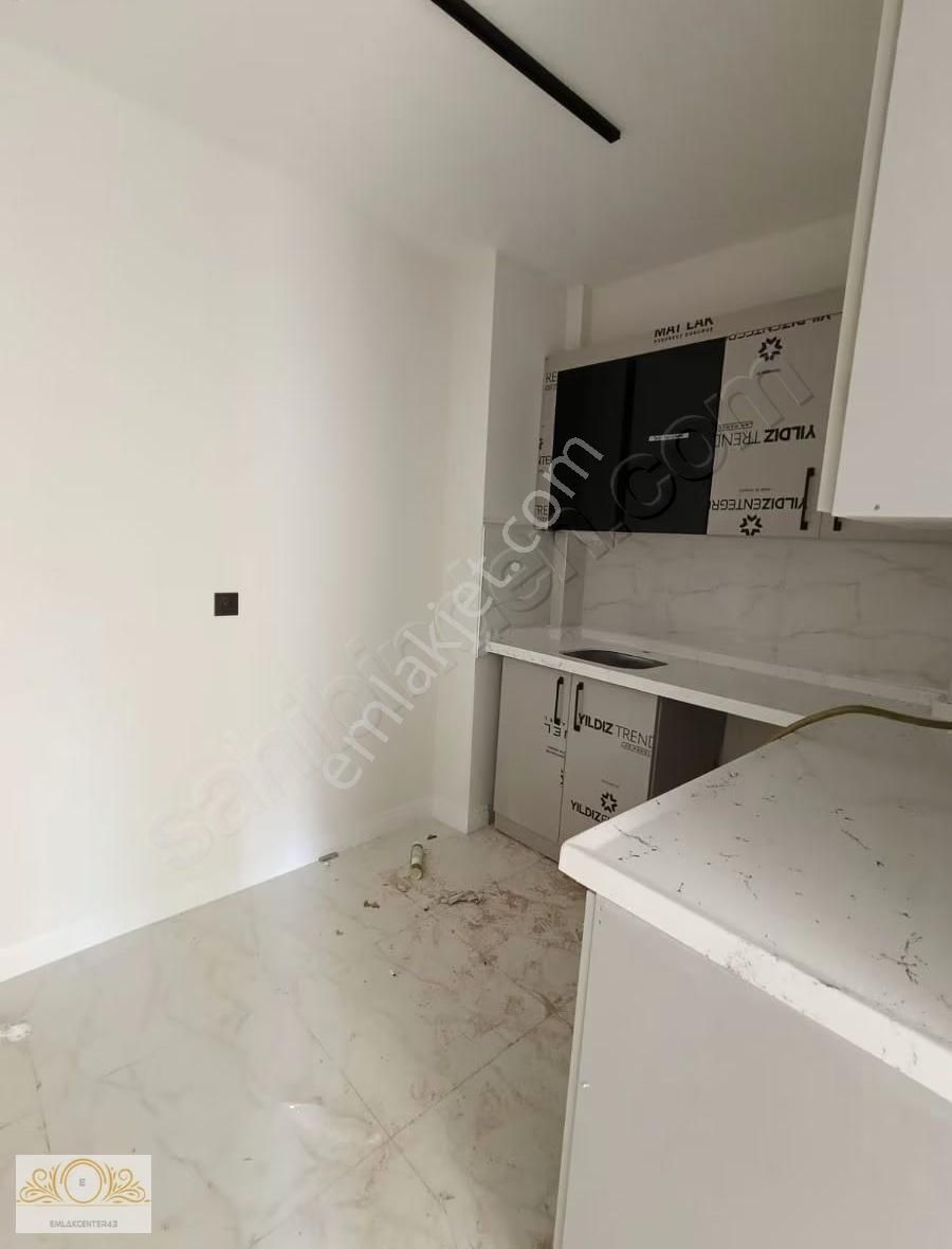Emlak Centerden Meydan Kavşağı Arasında Satılık 1+1daireler - Görsel 6