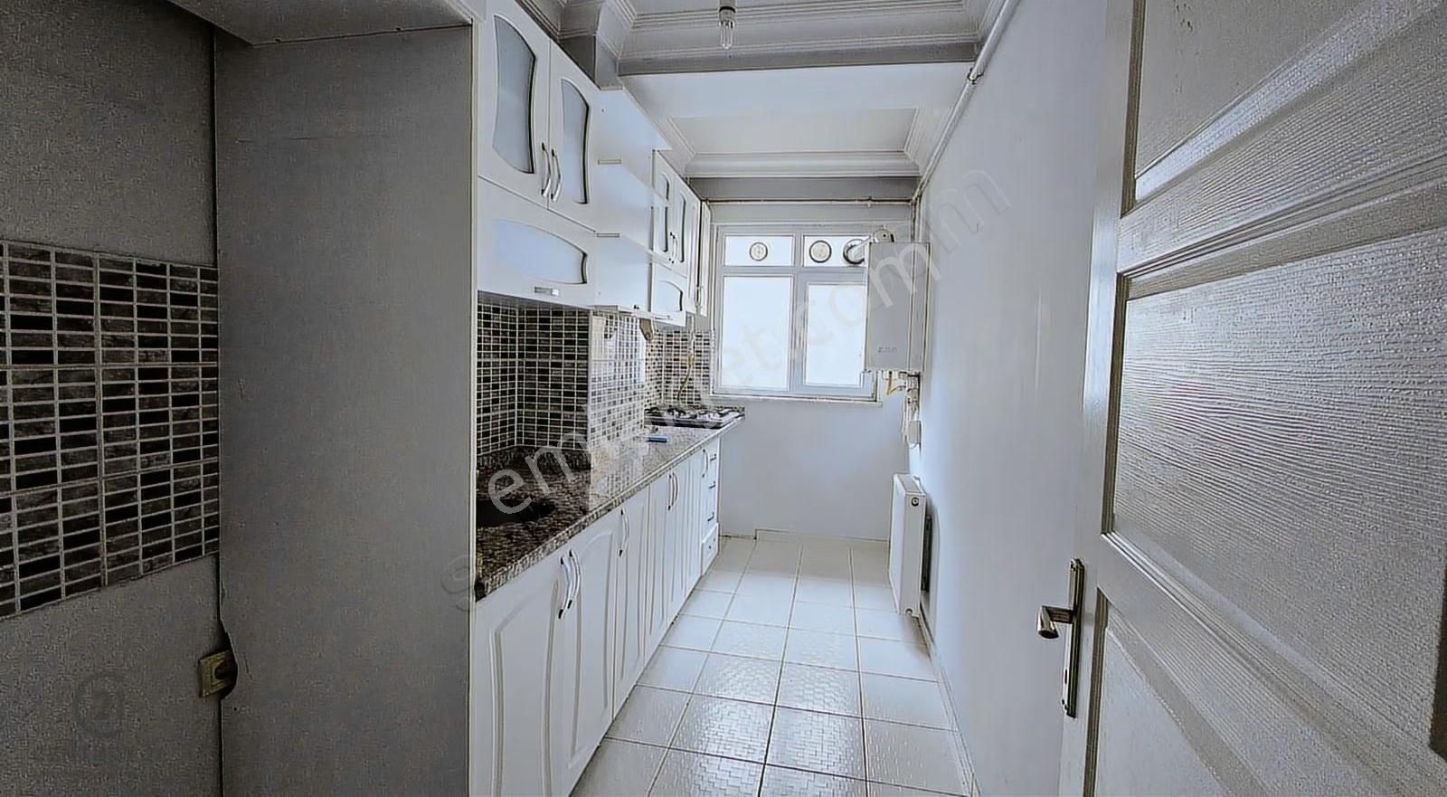 Köşe Bina Dubleks 3+1 Çift Balkon Teraslı 150m2 Daire !!! - Görsel 3