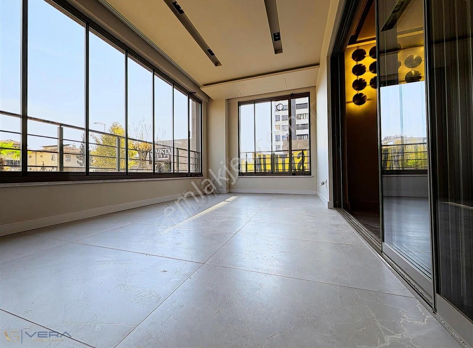 Vera'dan Güvenevler Mh. Vista Life' Da 3.5+1 Satılık Daire - Görsel 26