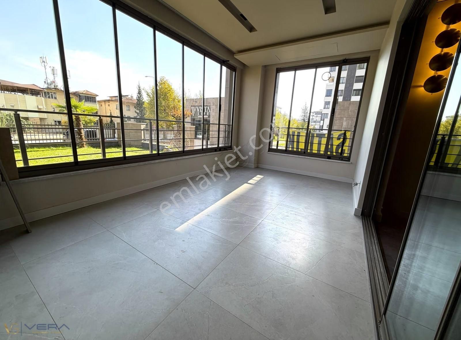 Vera'dan Güvenevler Mh. Vista Life' Da 3.5+1 Satılık Daire - Görsel 2