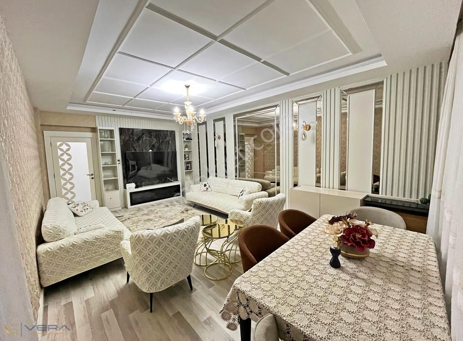 İbn-i Sina'nın Kalbinde Ultra Lüx Bakımlı Satılık 3+1 Daire