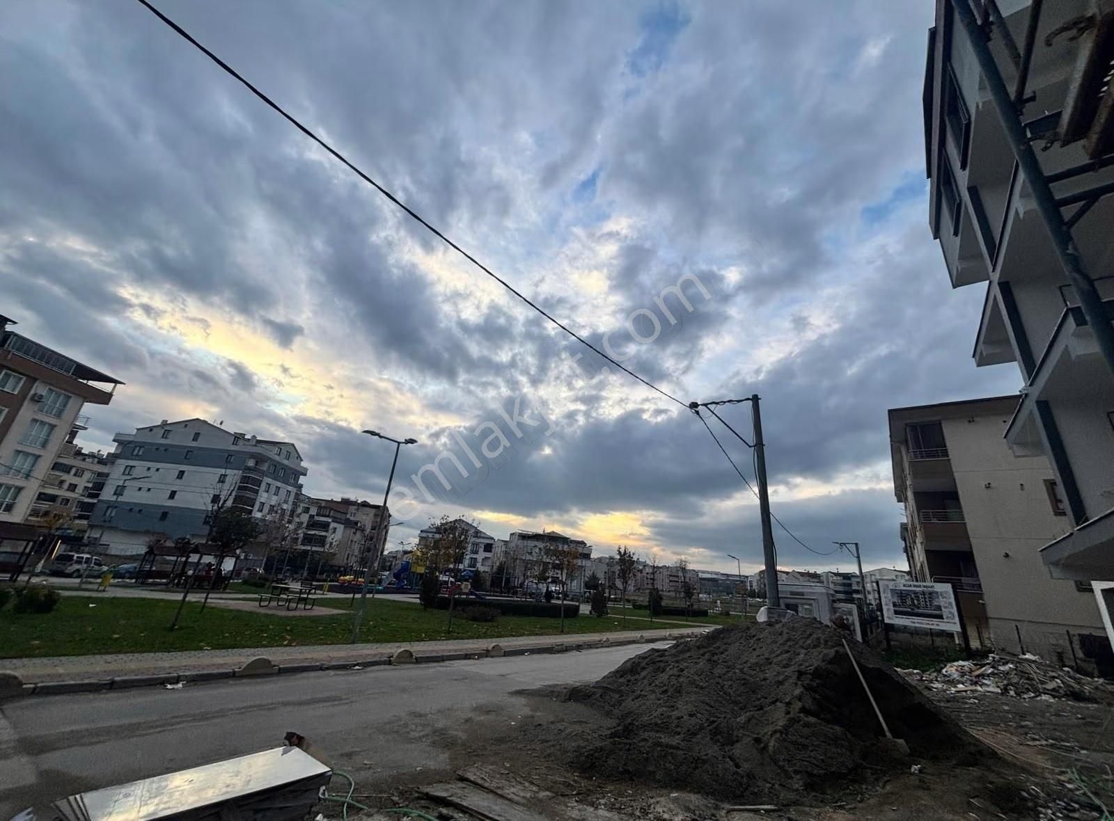 Demirtaş Dumlupınar Mahallesi Satılık 2+1 Geniş Daire