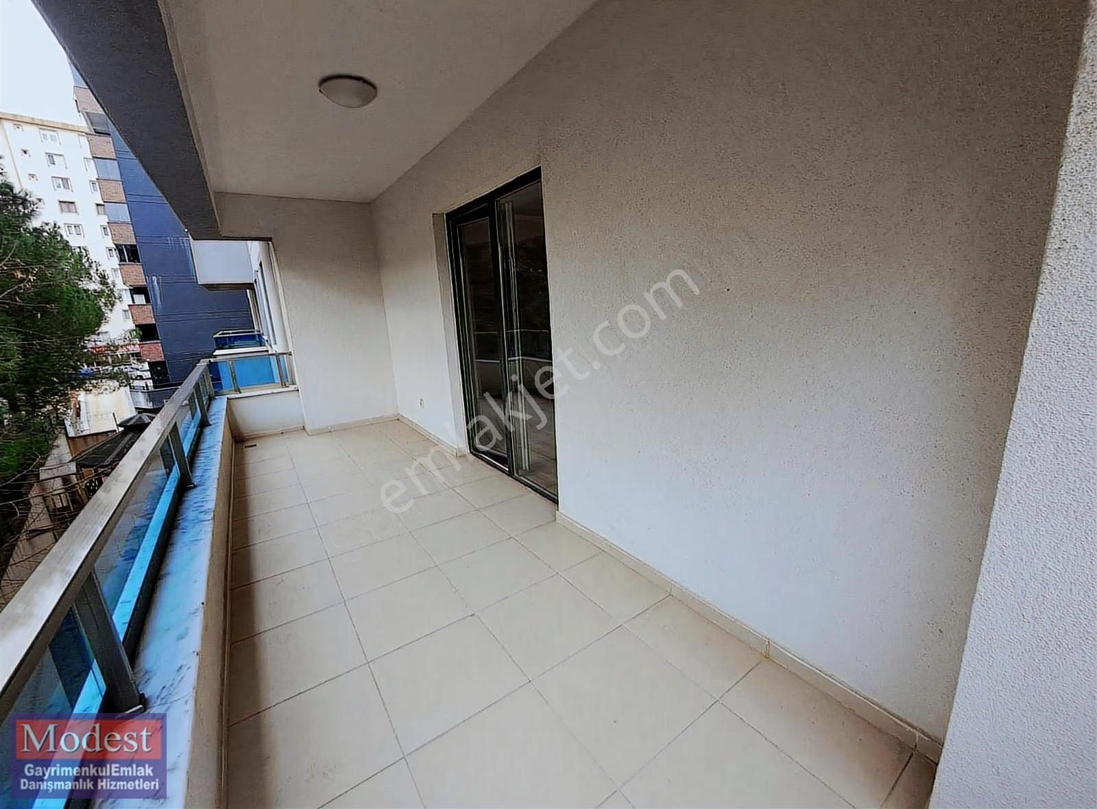 Modest Den Kiralık 3+1 190m2 Kiralık Genç Daire - Görsel 32