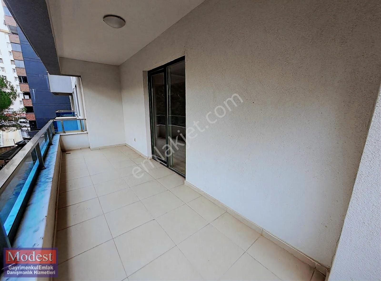 Modest Den Kiralık 3+1 190m2 Kiralık Genç Daire - Görsel 18