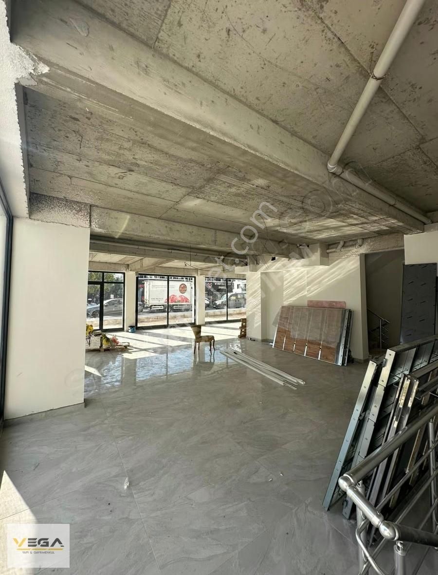 Vega'dan Adatepe Mahallesi Emsalsiz Konumda Sıfır Kiralık Dükkan - Görsel 17
