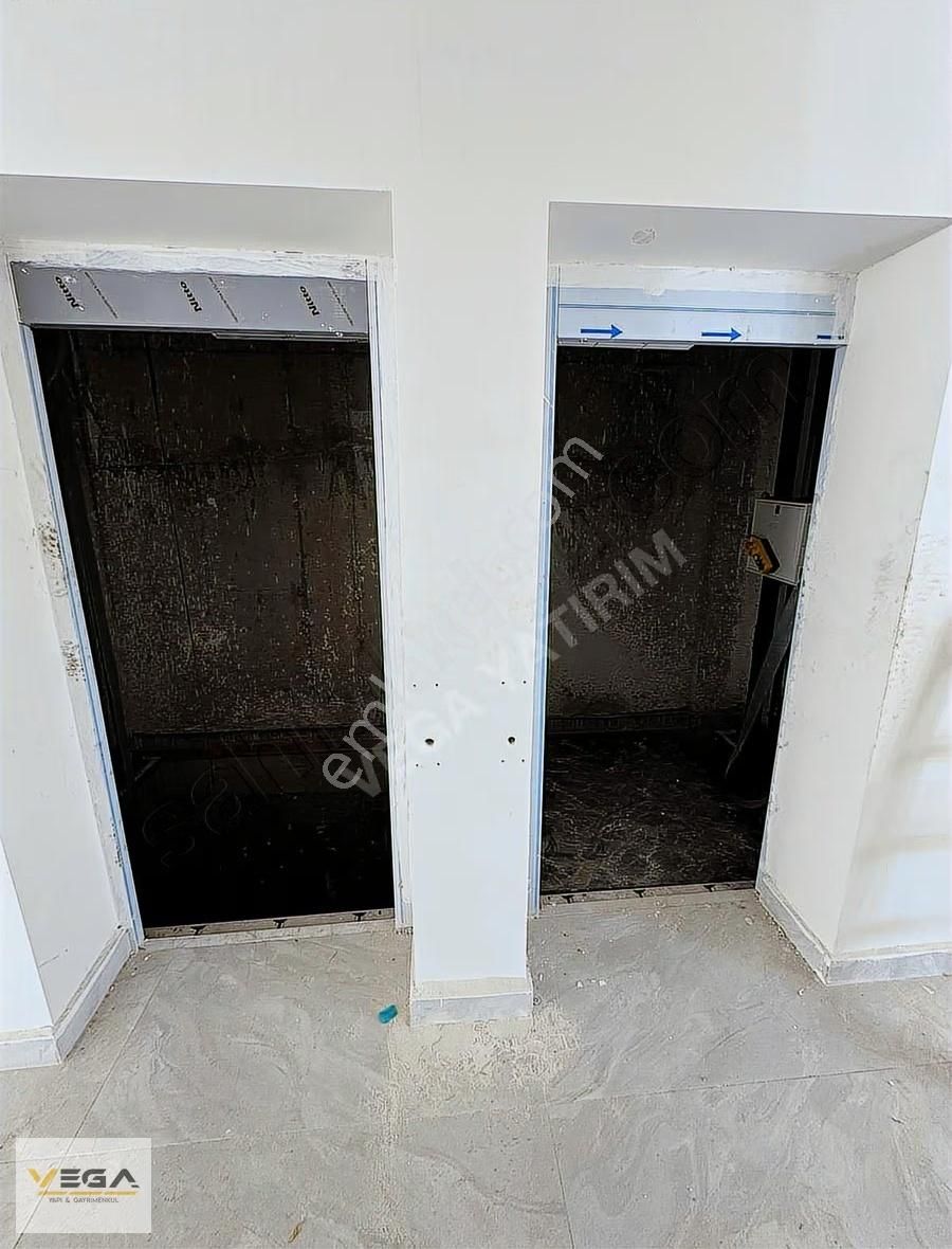 Vega'dan Adatepe Mahallesi Emsalsiz Konumda Sıfır Kiralık Dükkan - Görsel 13